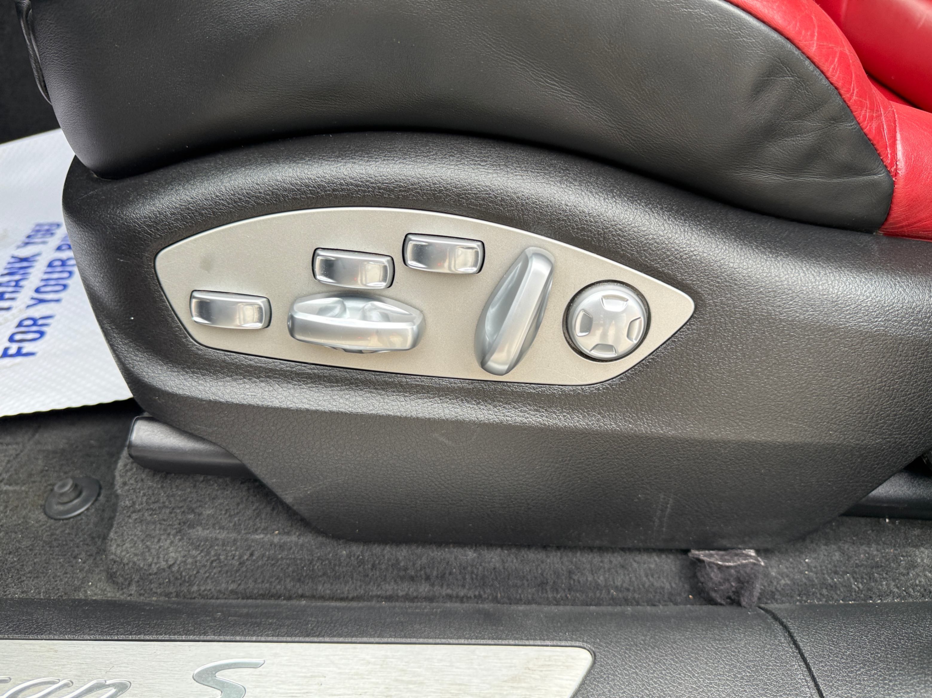/crownautomobile/2017-Porsche-Macan-7430122990217833.jpg