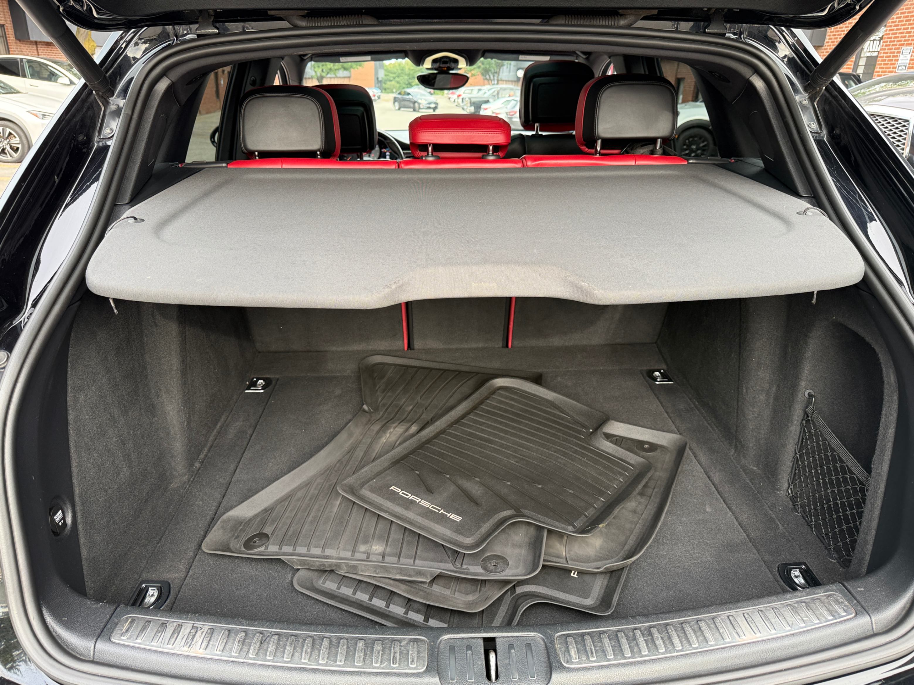 /crownautomobile/2017-Porsche-Macan-8321362423024534.jpg