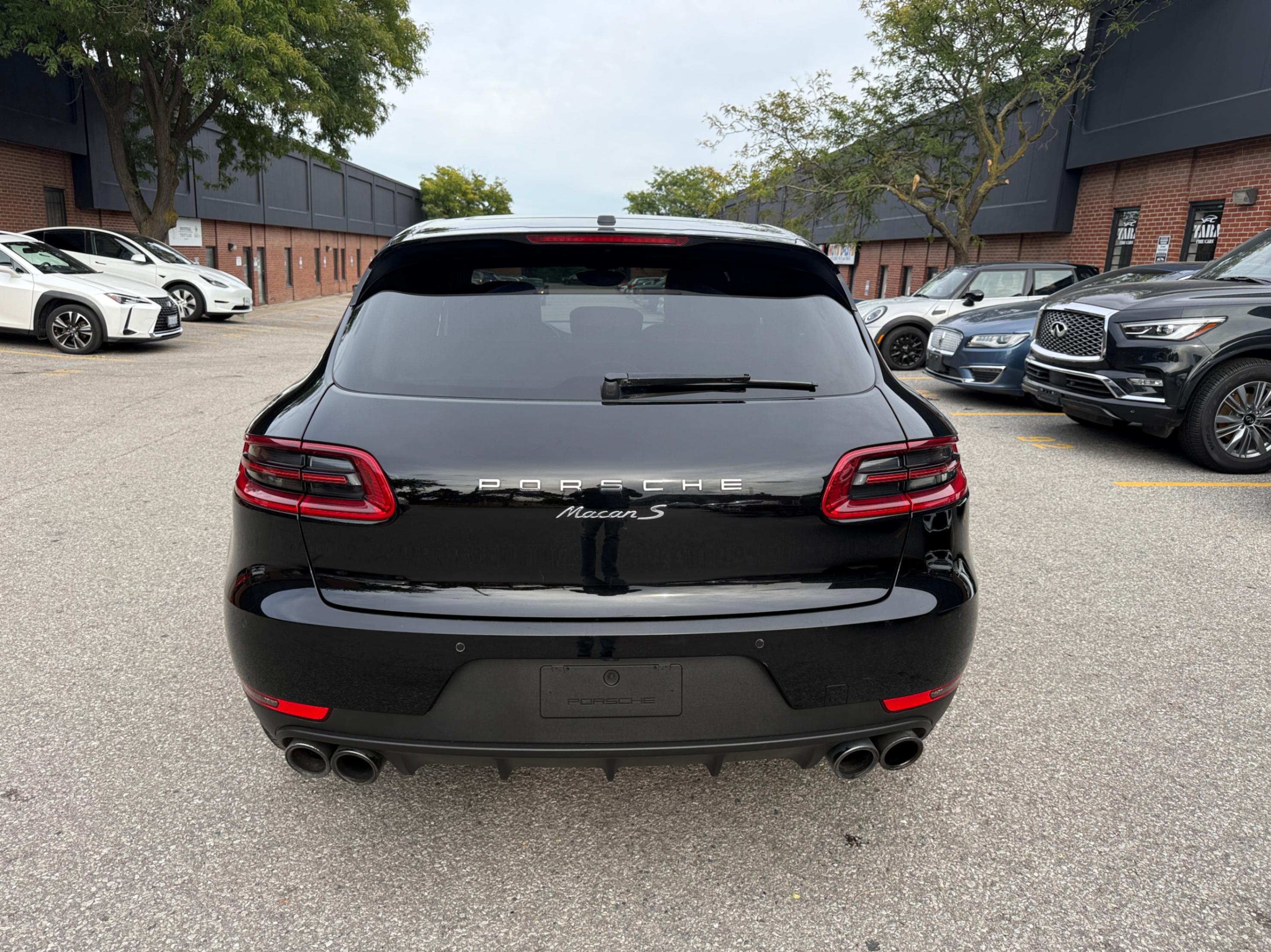 /crownautomobile/2017-Porsche-Macan-9243141452836647.jpg