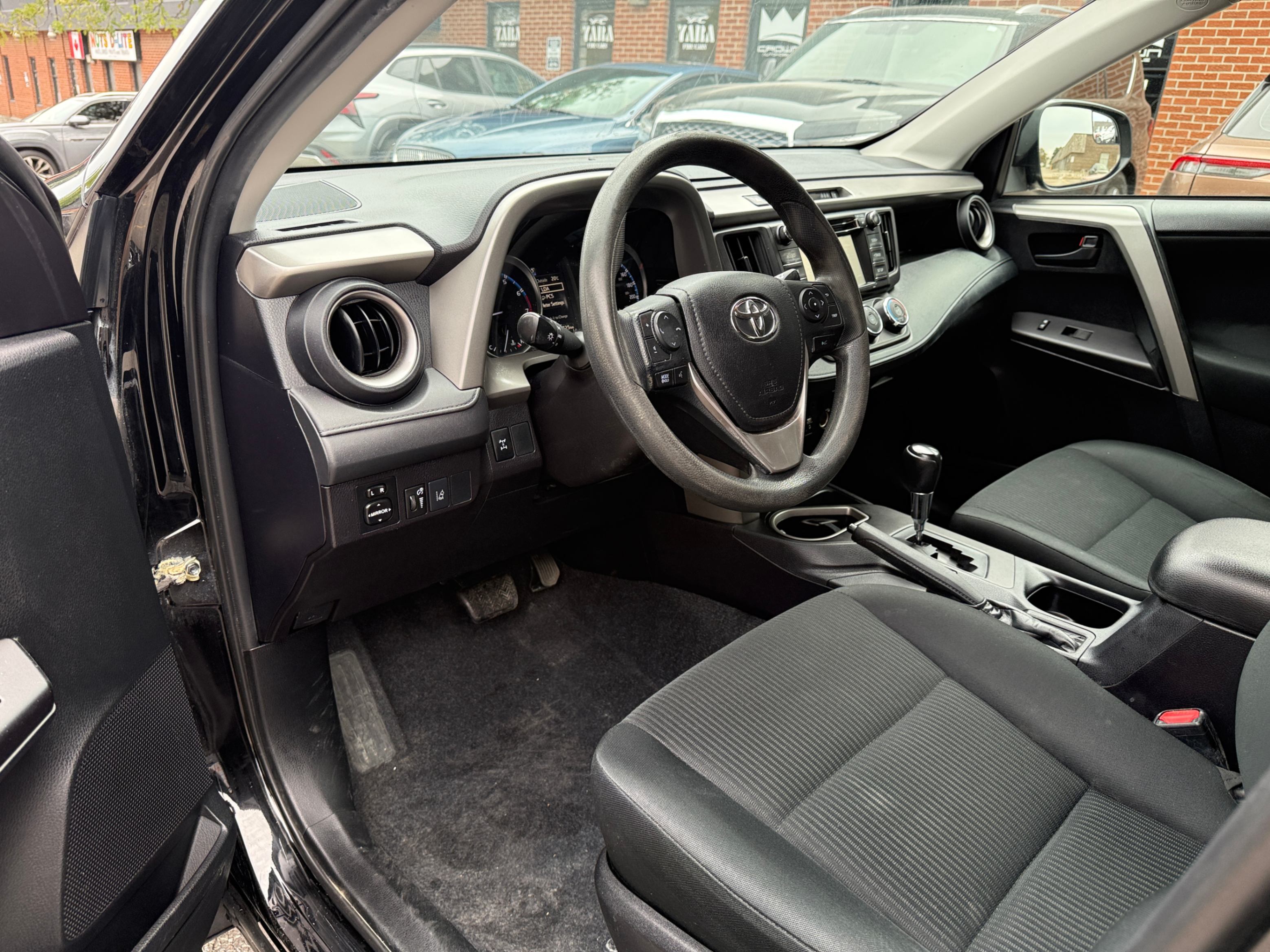 /crownautomobile/2018-Toyota-RAV4-41017746235259.jpg