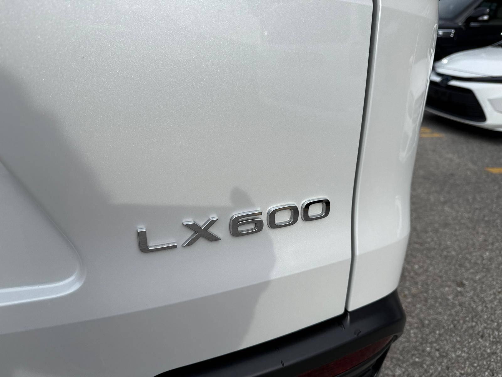 /crownautomobile/2022-Lexus-LX-7071138400608368.jpg