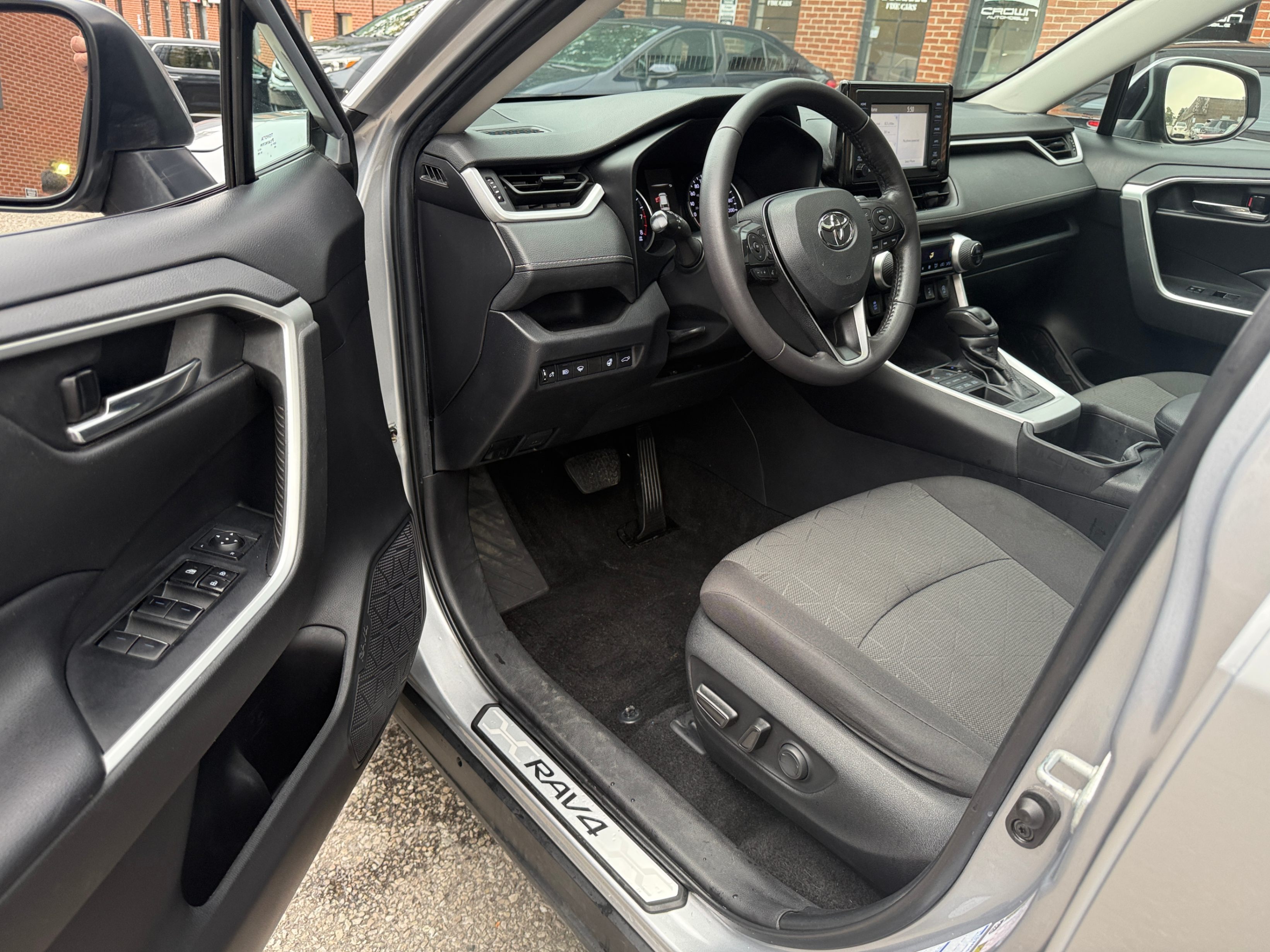 /crownautomobile/2022-Toyota-RAV4-19984739062247914.jpg