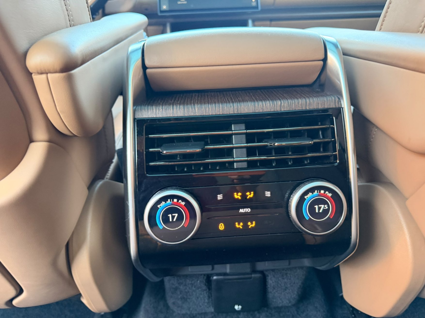 /crownautomobile/2023-LandRover-RangeRover-12474964943813038.jpg