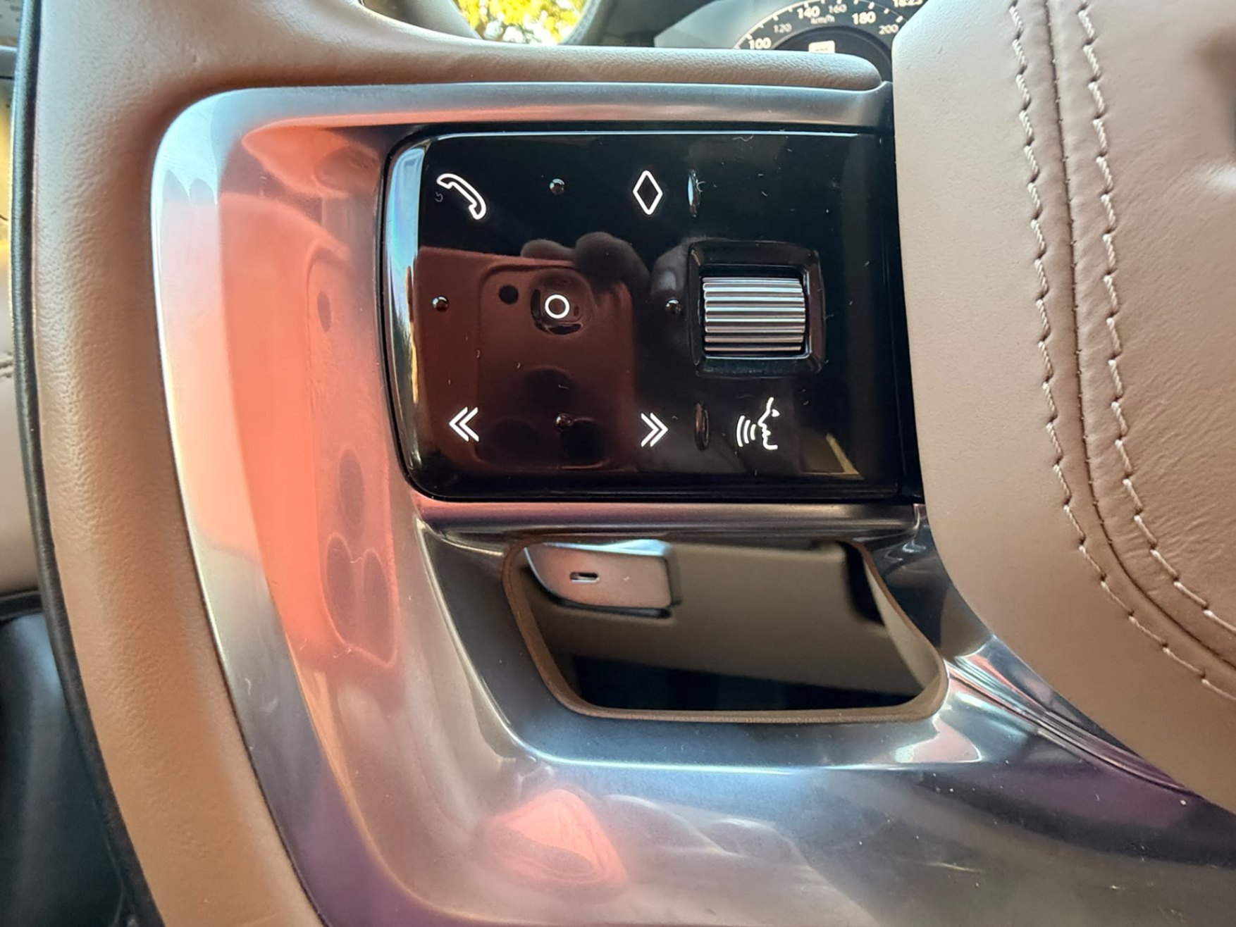 /crownautomobile/2023-LandRover-RangeRover-18836651130356152.jpg