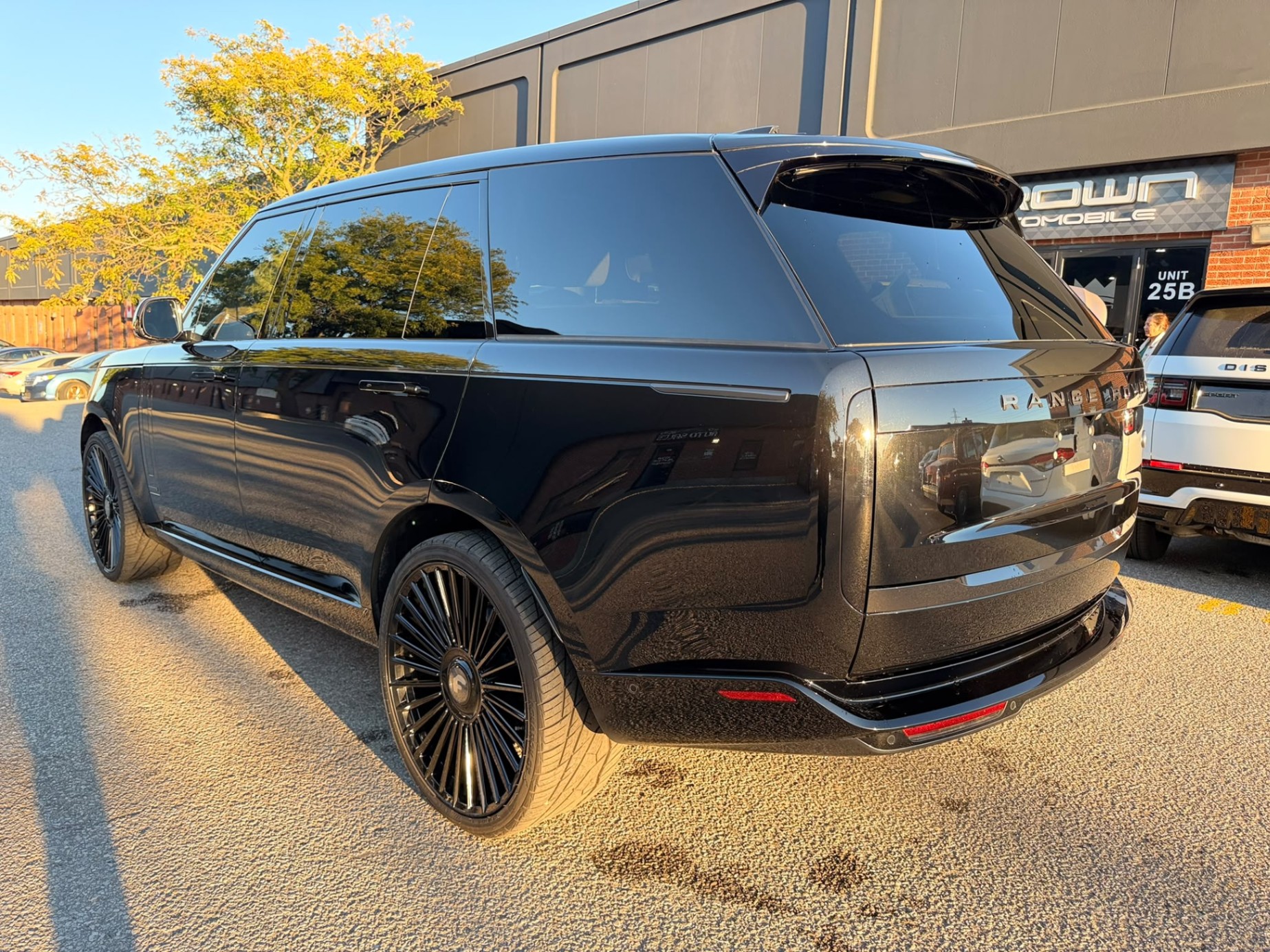/crownautomobile/2023-LandRover-RangeRover-29600675389953657.jpg