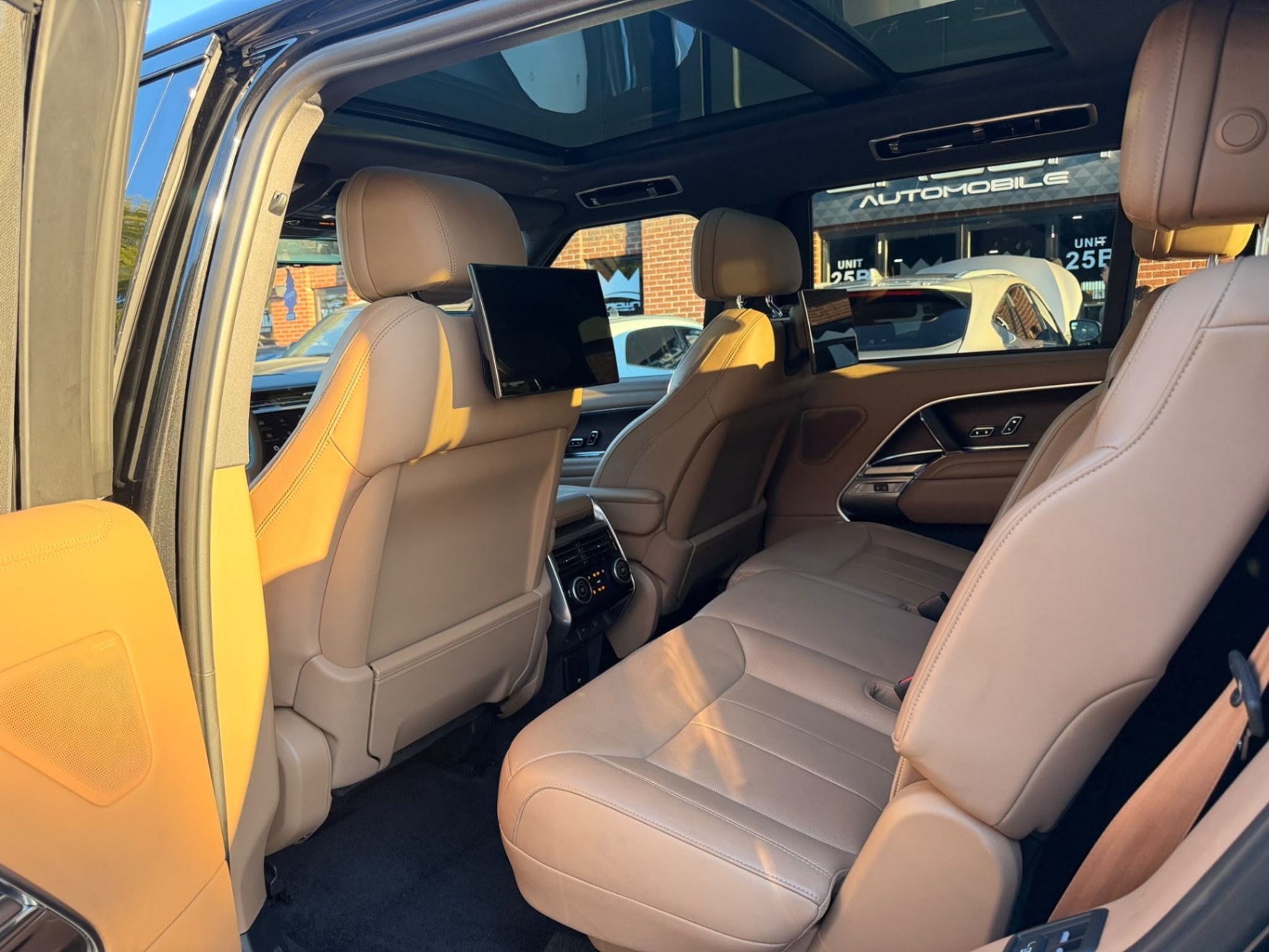 /crownautomobile/2023-LandRover-RangeRover-5047619868587663.jpg