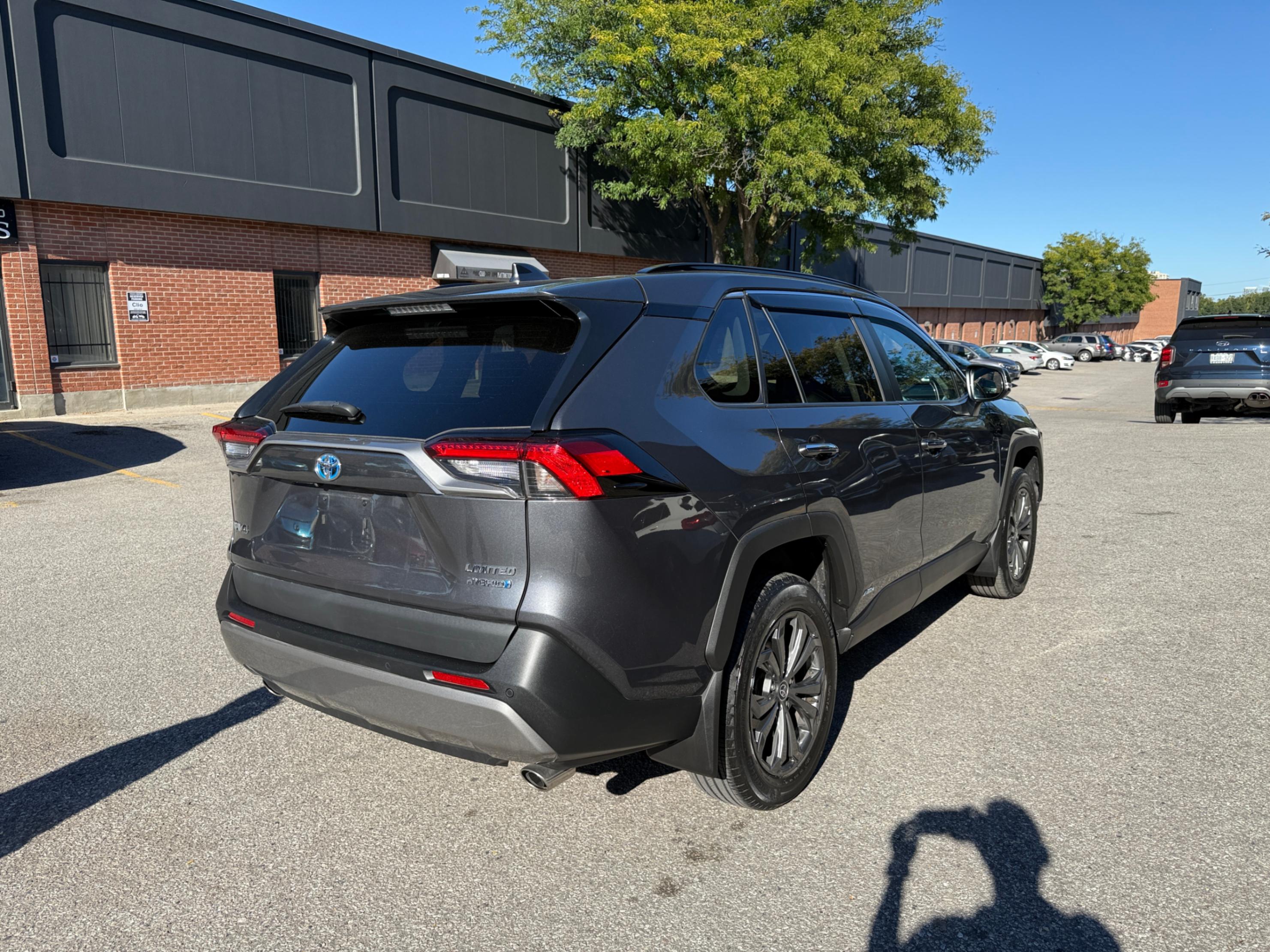 /crownautomobile/2023-Toyota-RAV4-044013996296241586.jpg