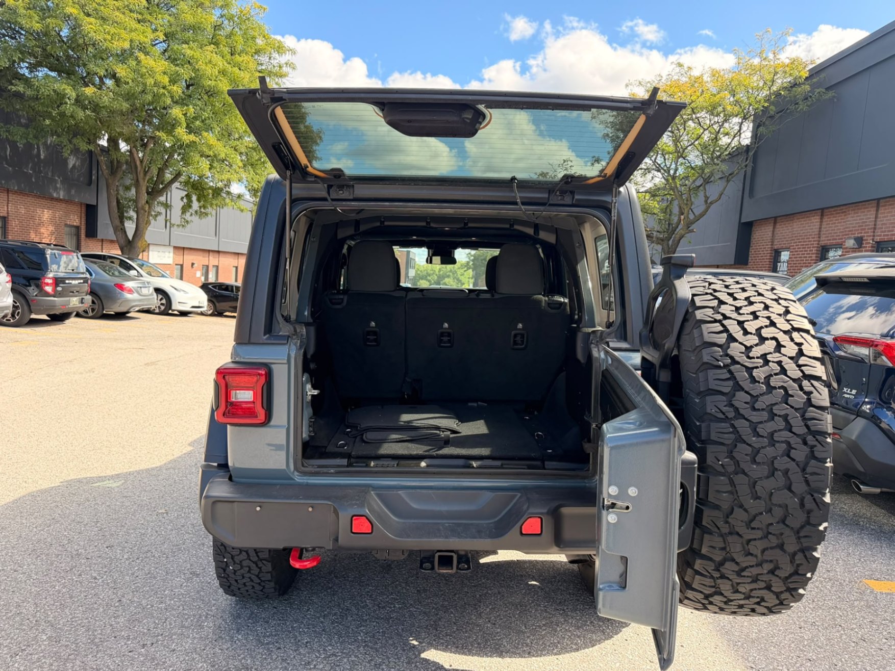 /crownautomobile/2024-Jeep-Wrangler-7406719917723035.jpg