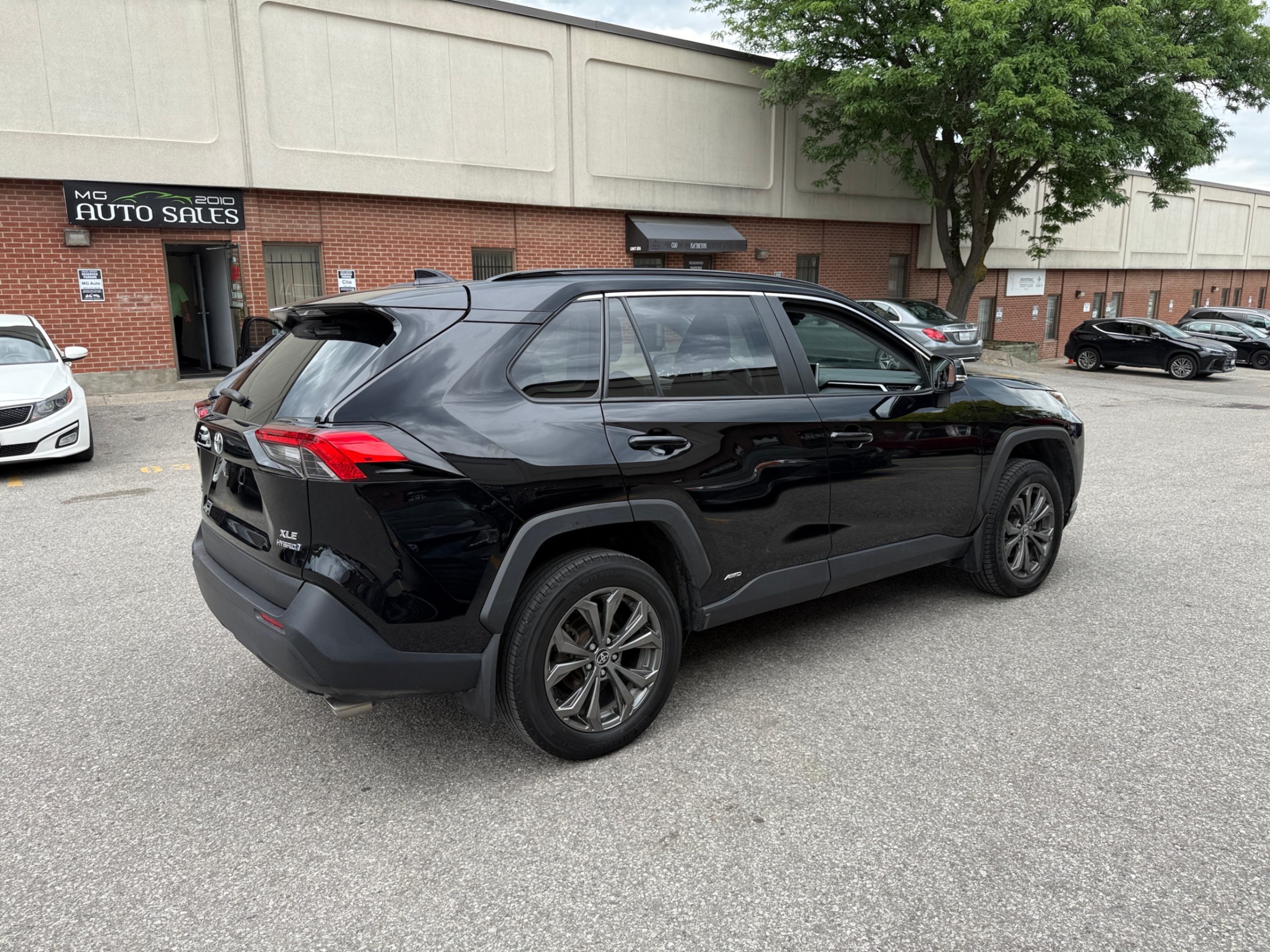 /crownautomobile/2024-Toyota-RAV4-06252145115212393.jpg