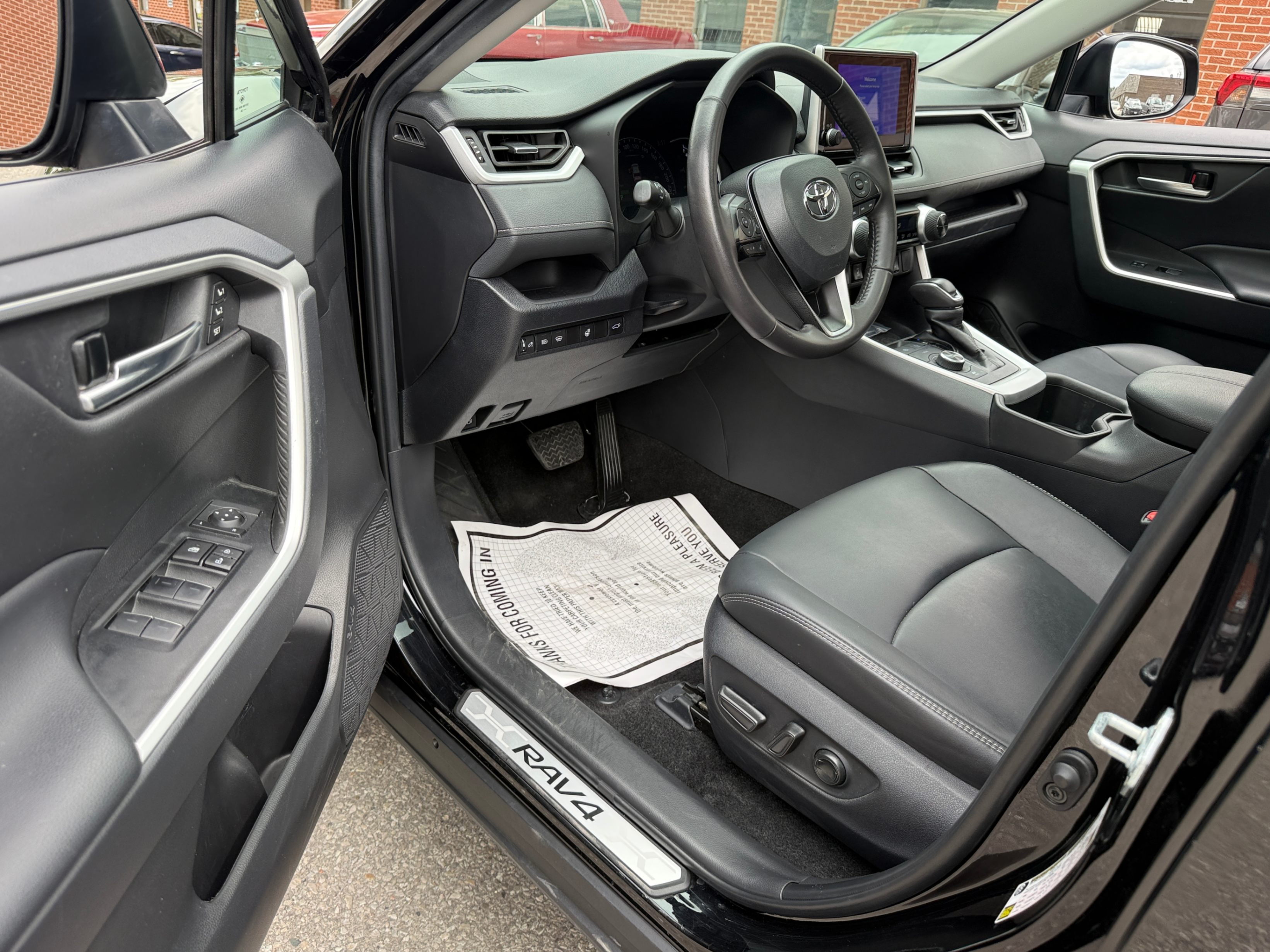 /crownautomobile/2024-Toyota-RAV4-2415040897285634.jpg