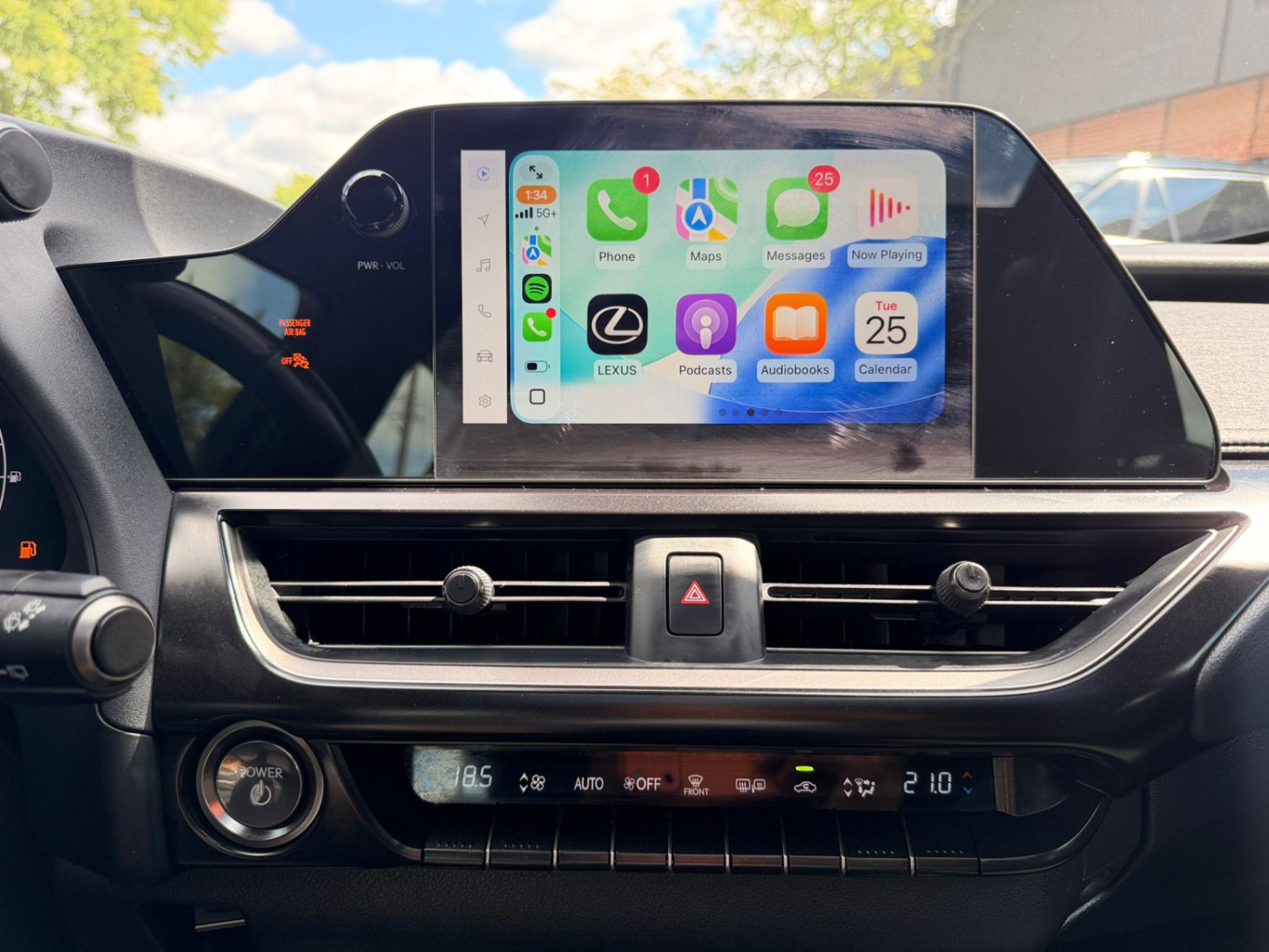 /crownautomobile/2025-Lexus-UX-12730227048166798.jpg