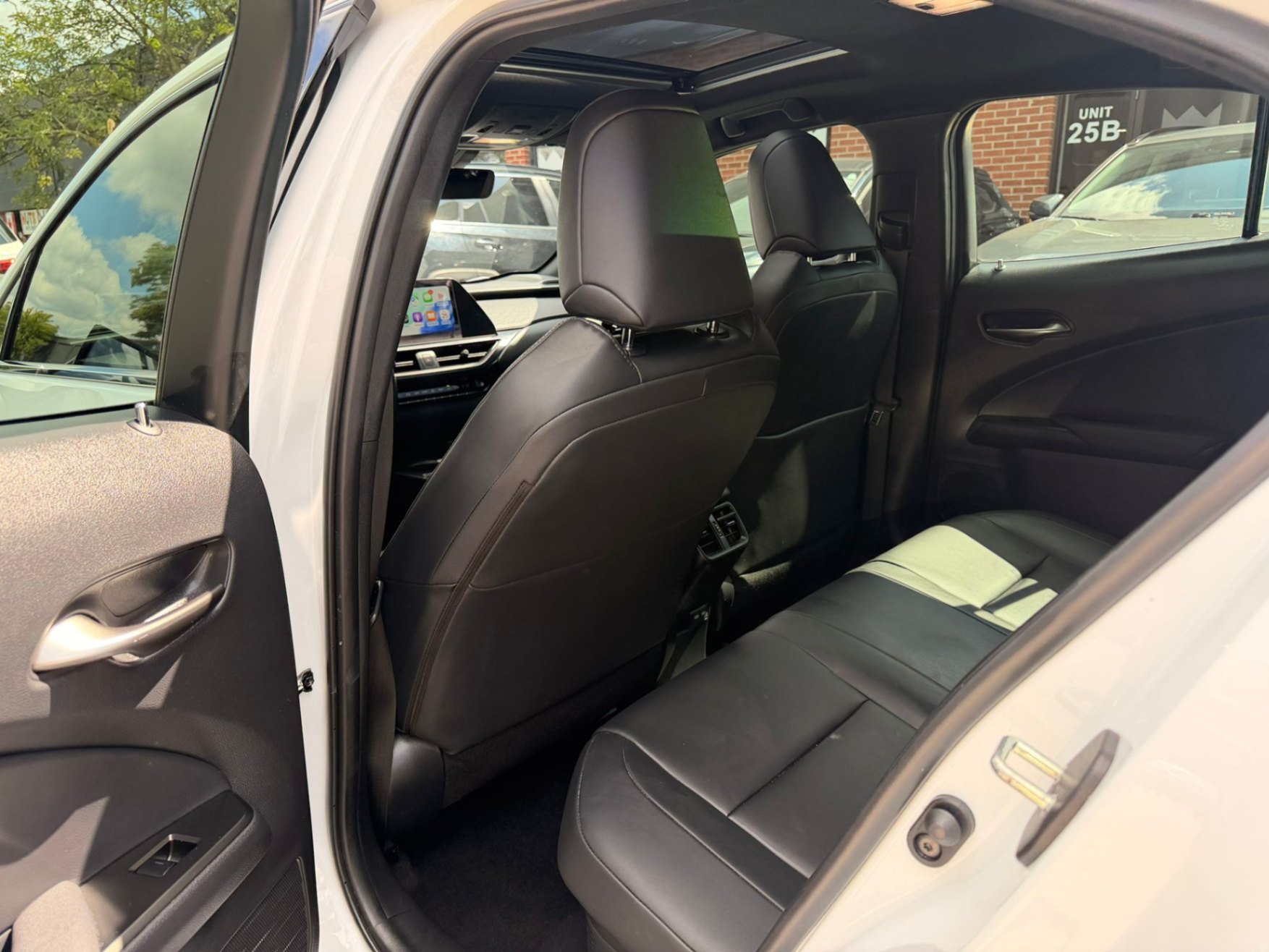 /crownautomobile/2025-Lexus-UX-21620705583400146.jpg