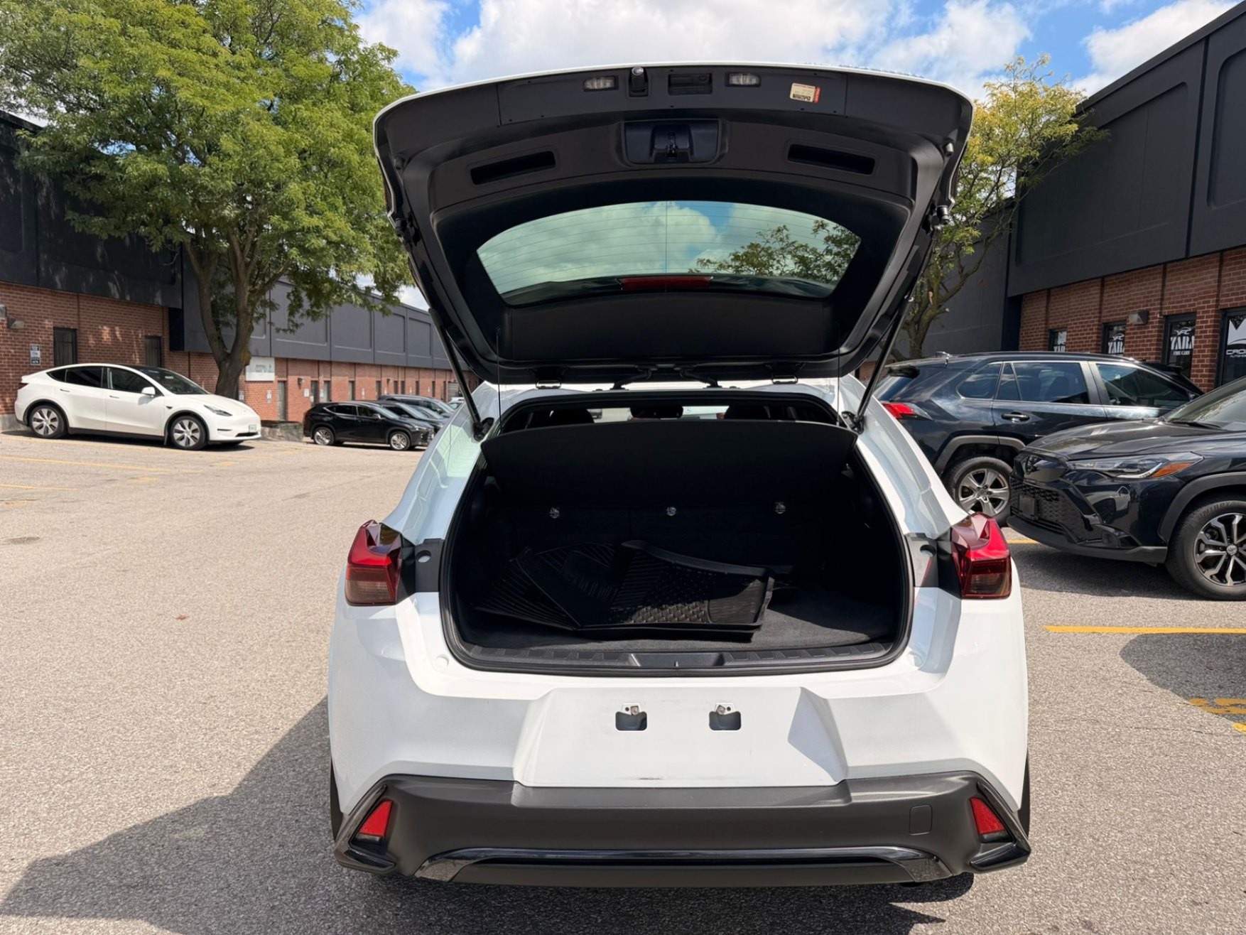 /crownautomobile/2025-Lexus-UX-5978292503885907.jpg