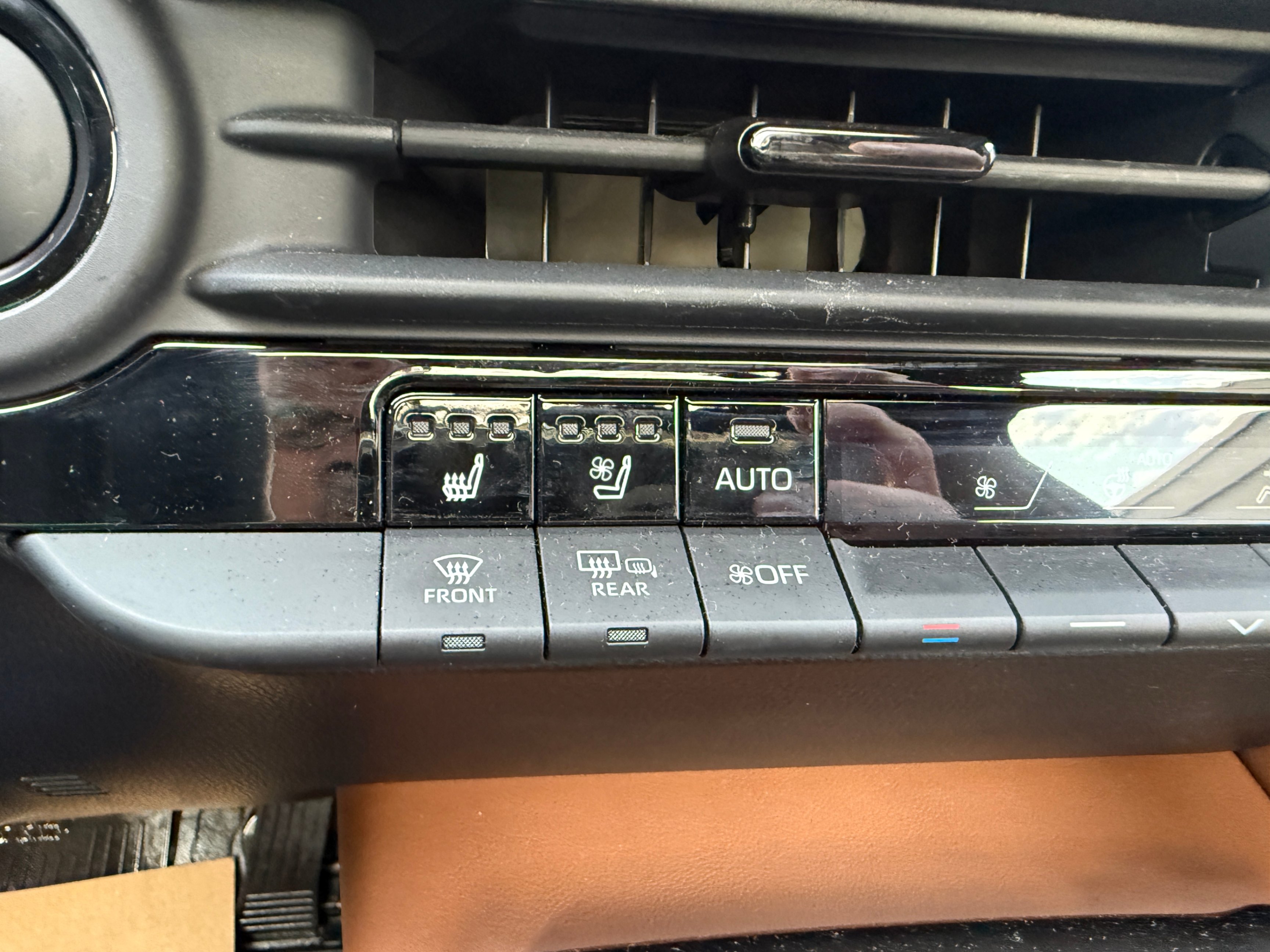 /crownautomobile/2025-Toyota-CrownSignia-7507242365762412.jpg