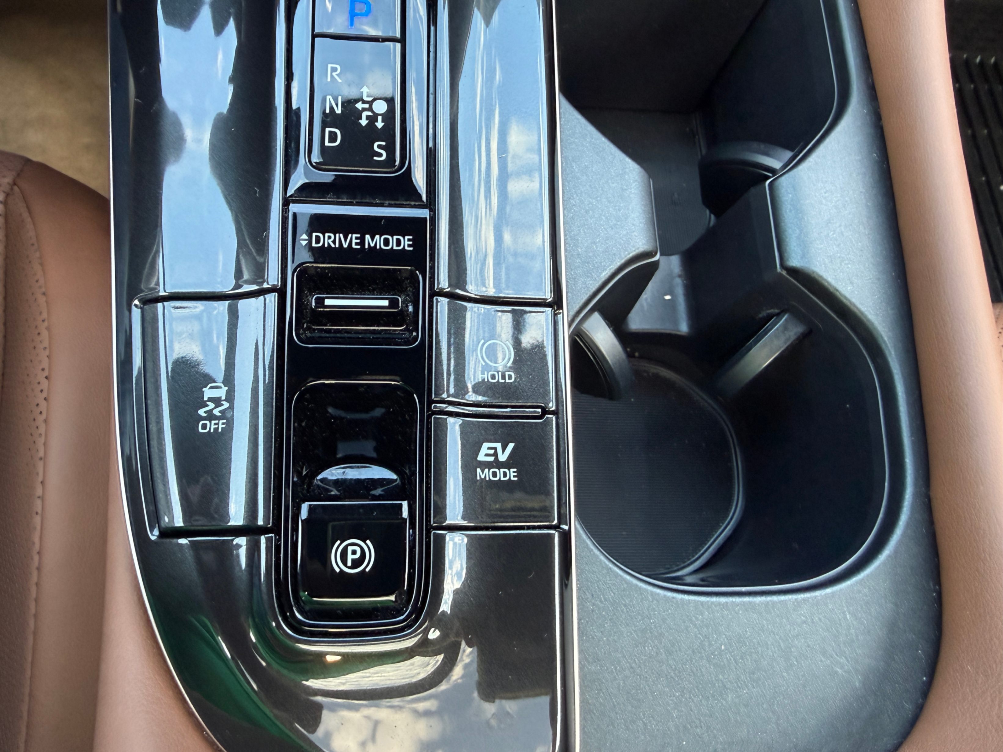 /crownautomobile/2025-Toyota-CrownSignia-847287916625894.jpg