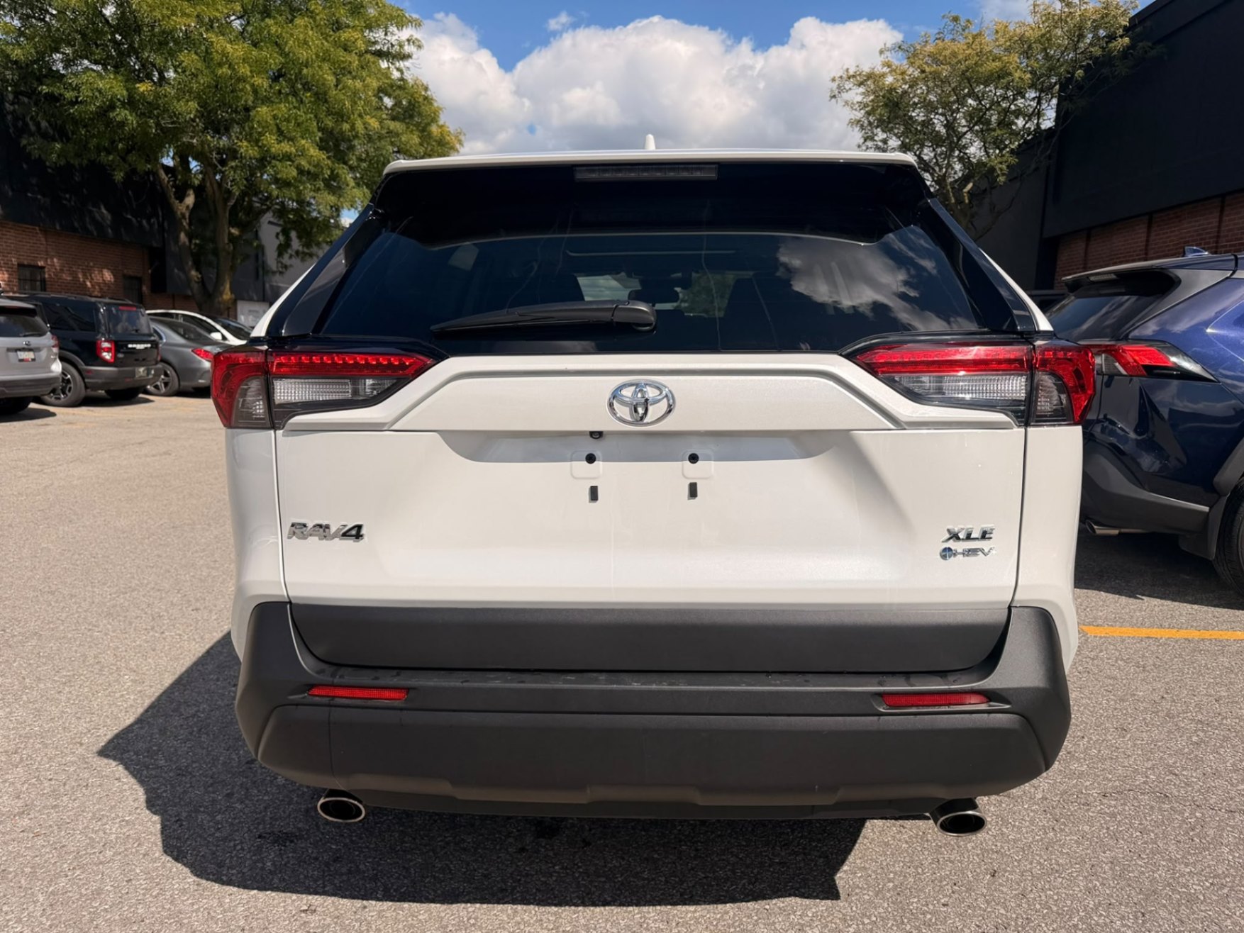 /crownautomobile/2025-Toyota-RAV4-14588982120966.jpg