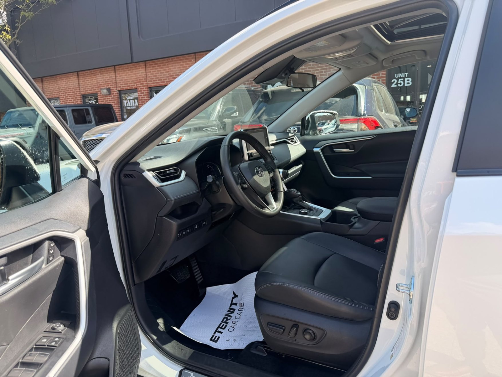 /crownautomobile/2025-Toyota-RAV4-22600030598731702.jpg