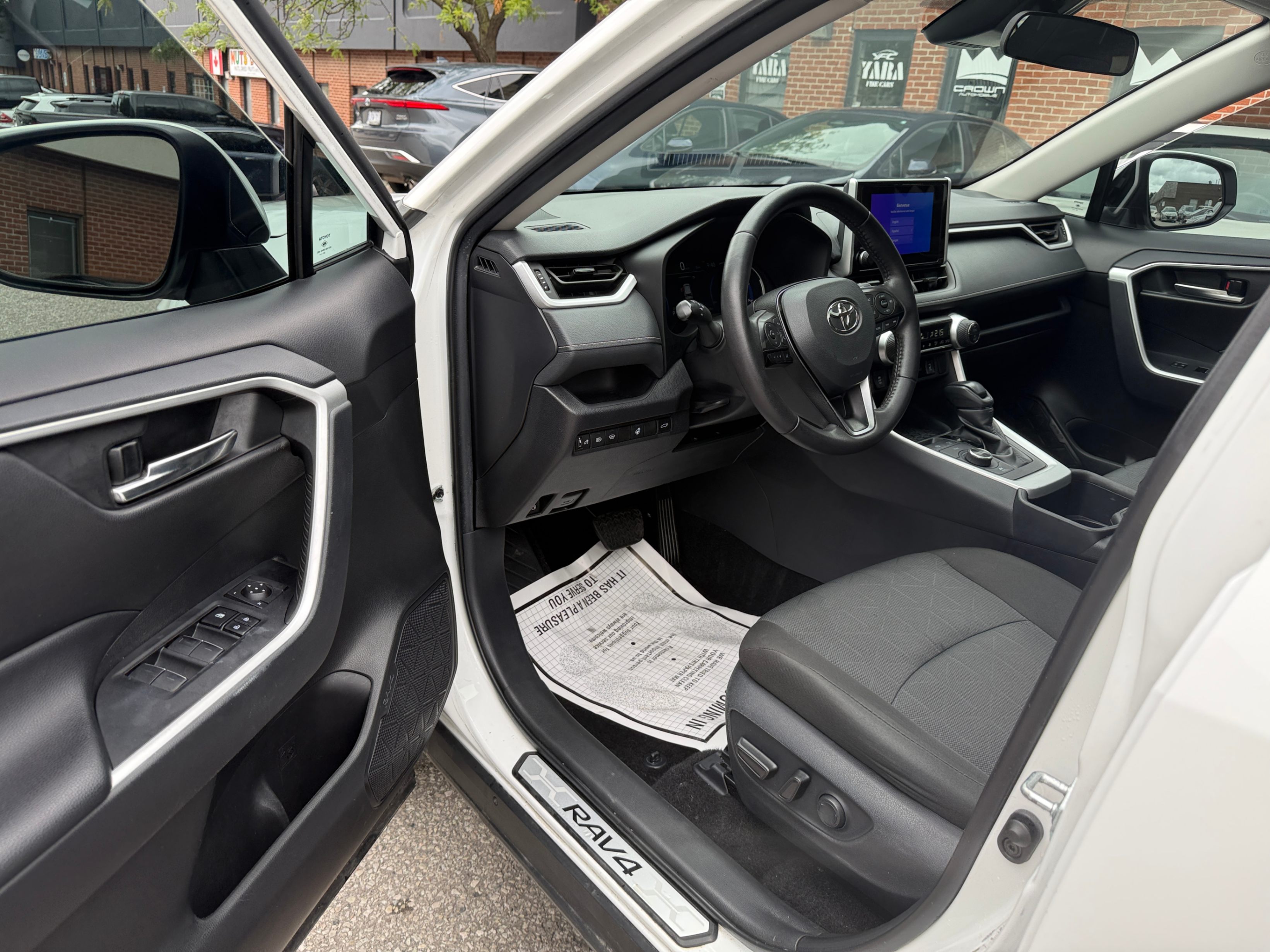 /crownautomobile/2025-Toyota-RAV4-29222704417994017.jpg