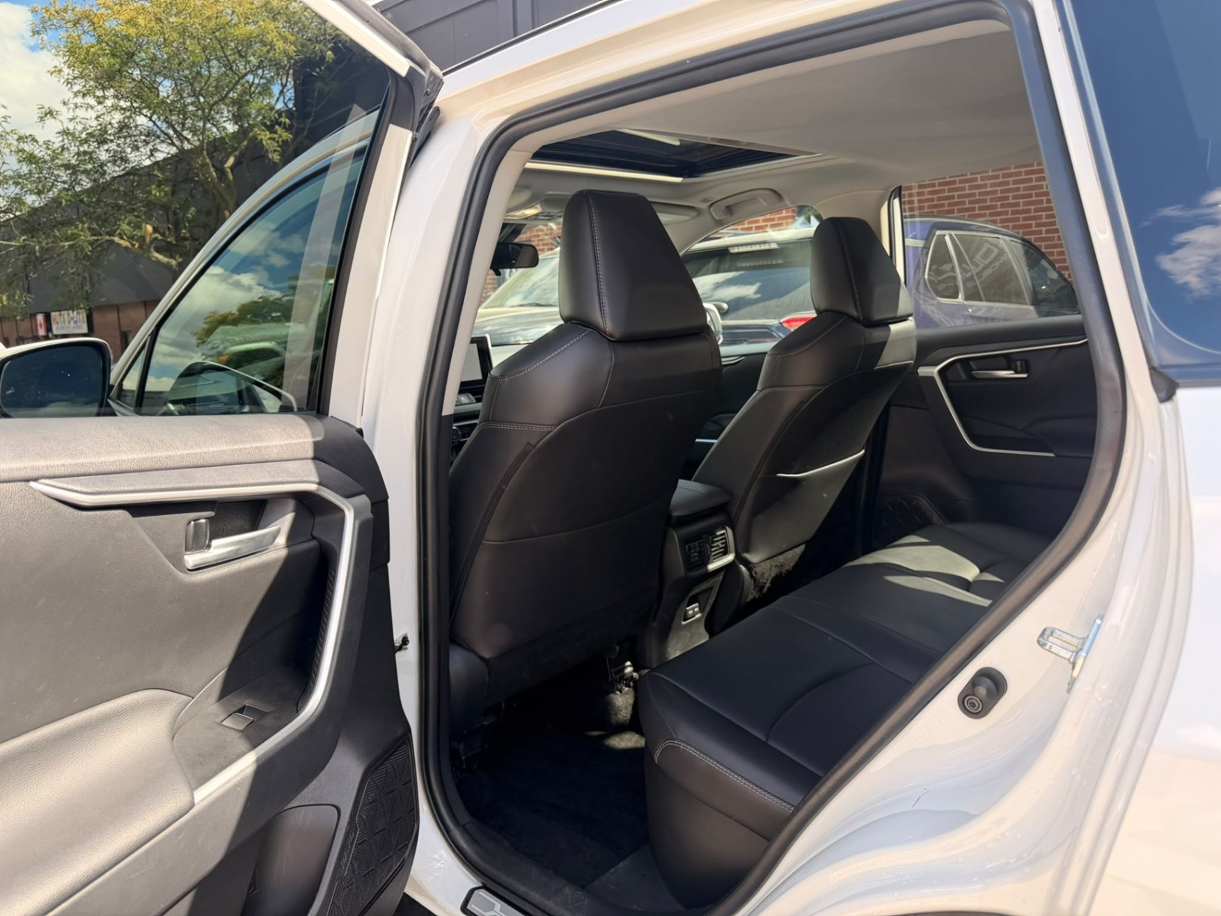 /crownautomobile/2025-Toyota-RAV4-5712484600936723.jpg