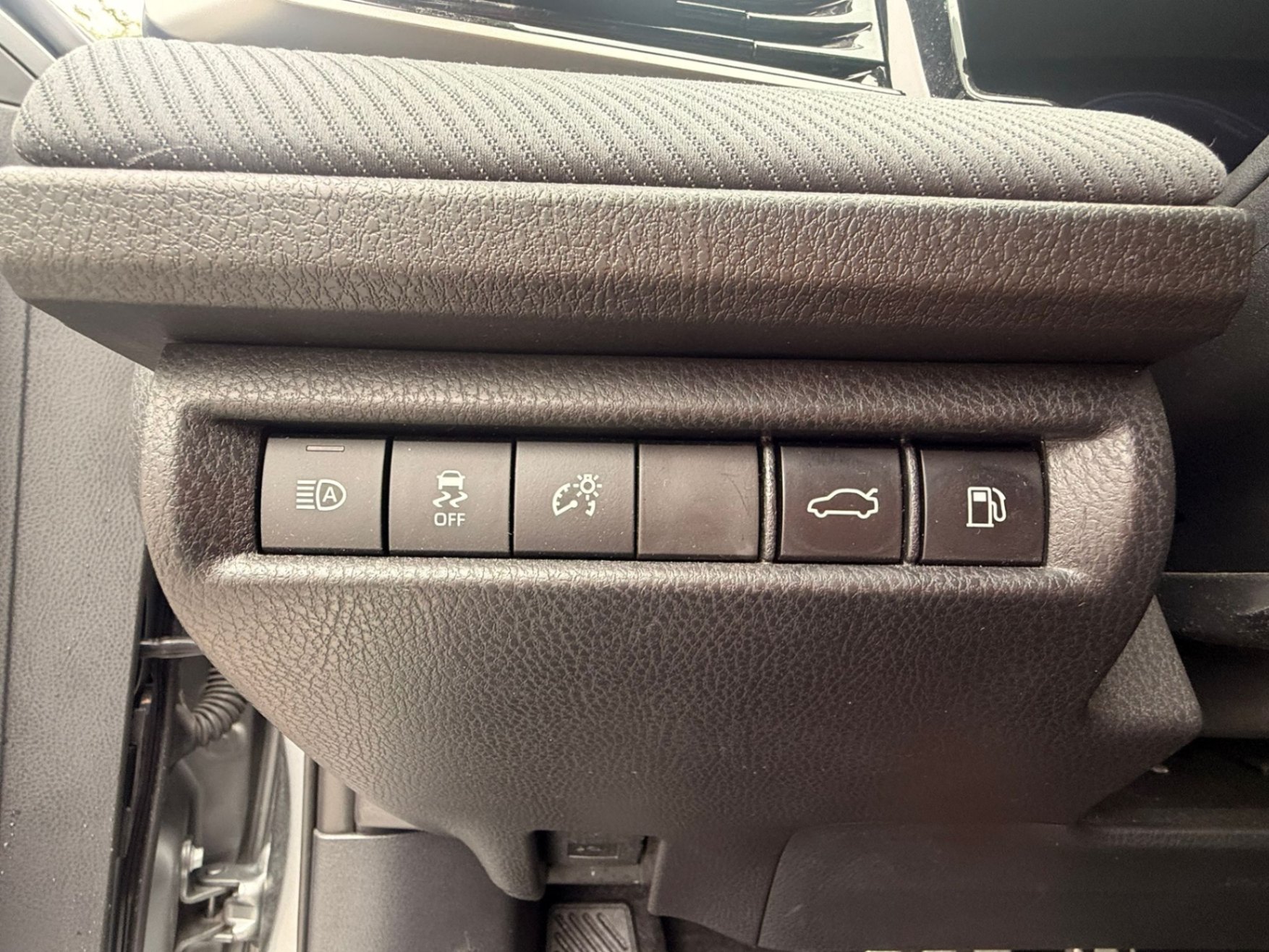 /crownautomobile/2026-Toyota-Camry-384174657830614.jpg