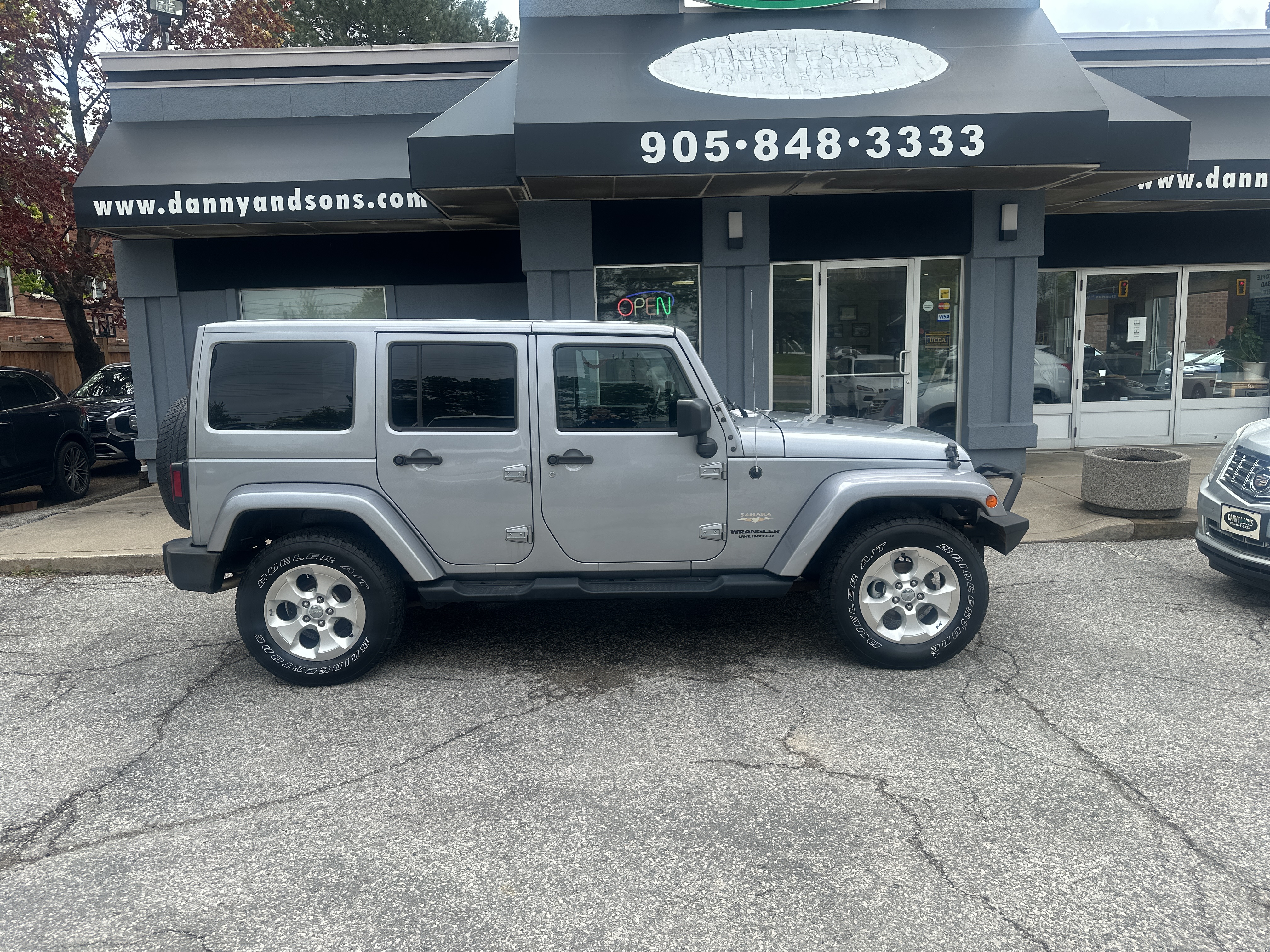 2014 Jeep WRANGLER UNLIMITED 4WD 4dr Sahara