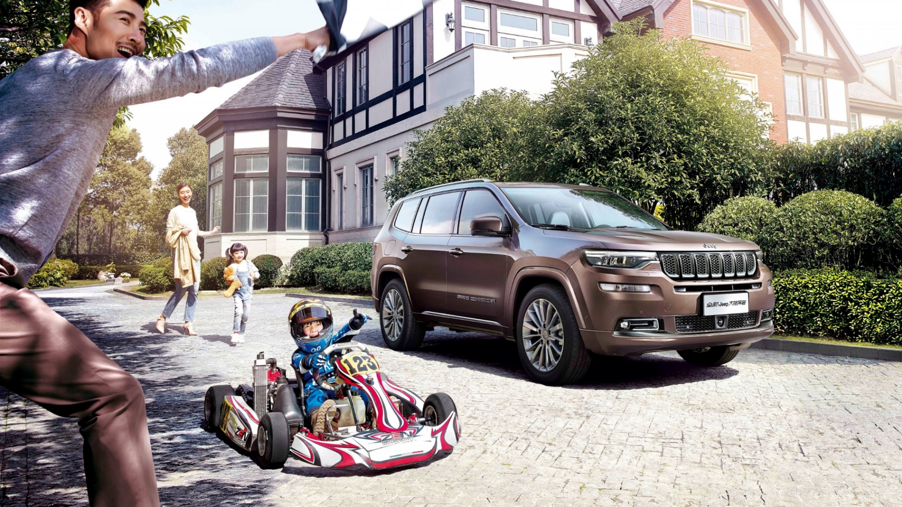 https://hillzcdn.ca/daytonaautosales/9016459589574937-2018_jeep_grand_commander_summit_4k_2-2560x1440.jpg