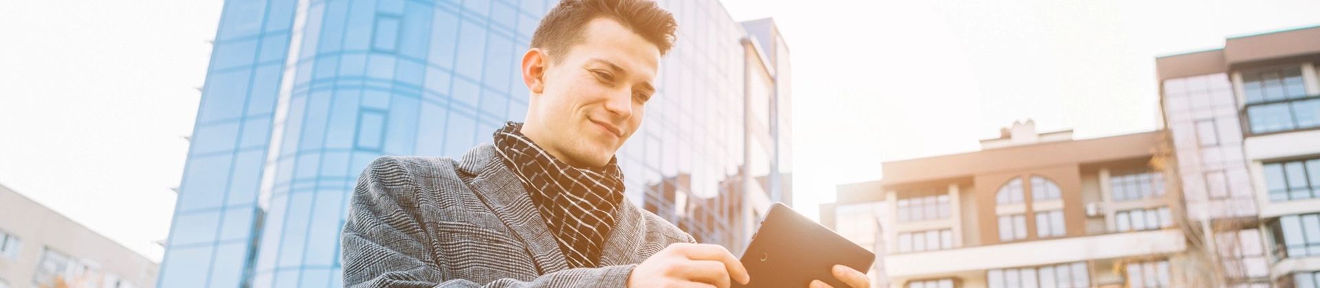https://hillzcdn.ca/deluxemotors/8232343016066681-financeApplication.webp