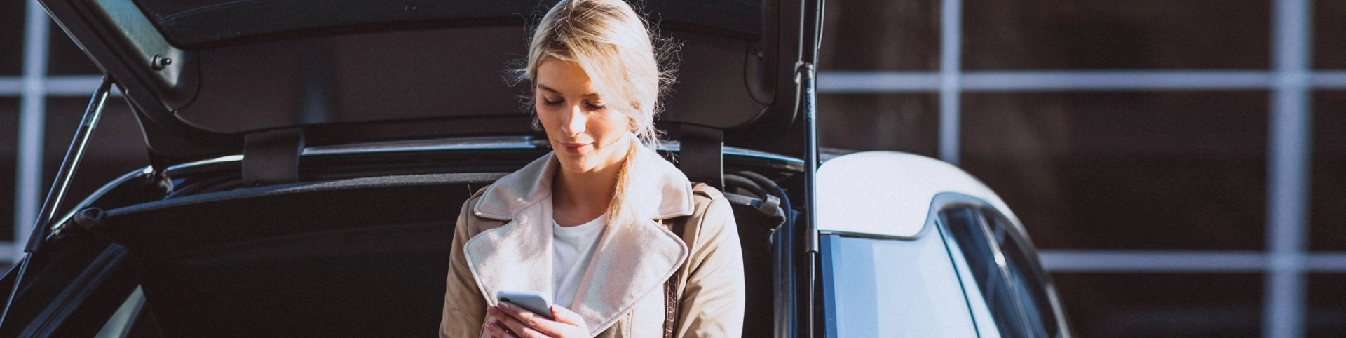 https://hillzcdn.ca/dhautoinc/42558864361637805-textUs.webp