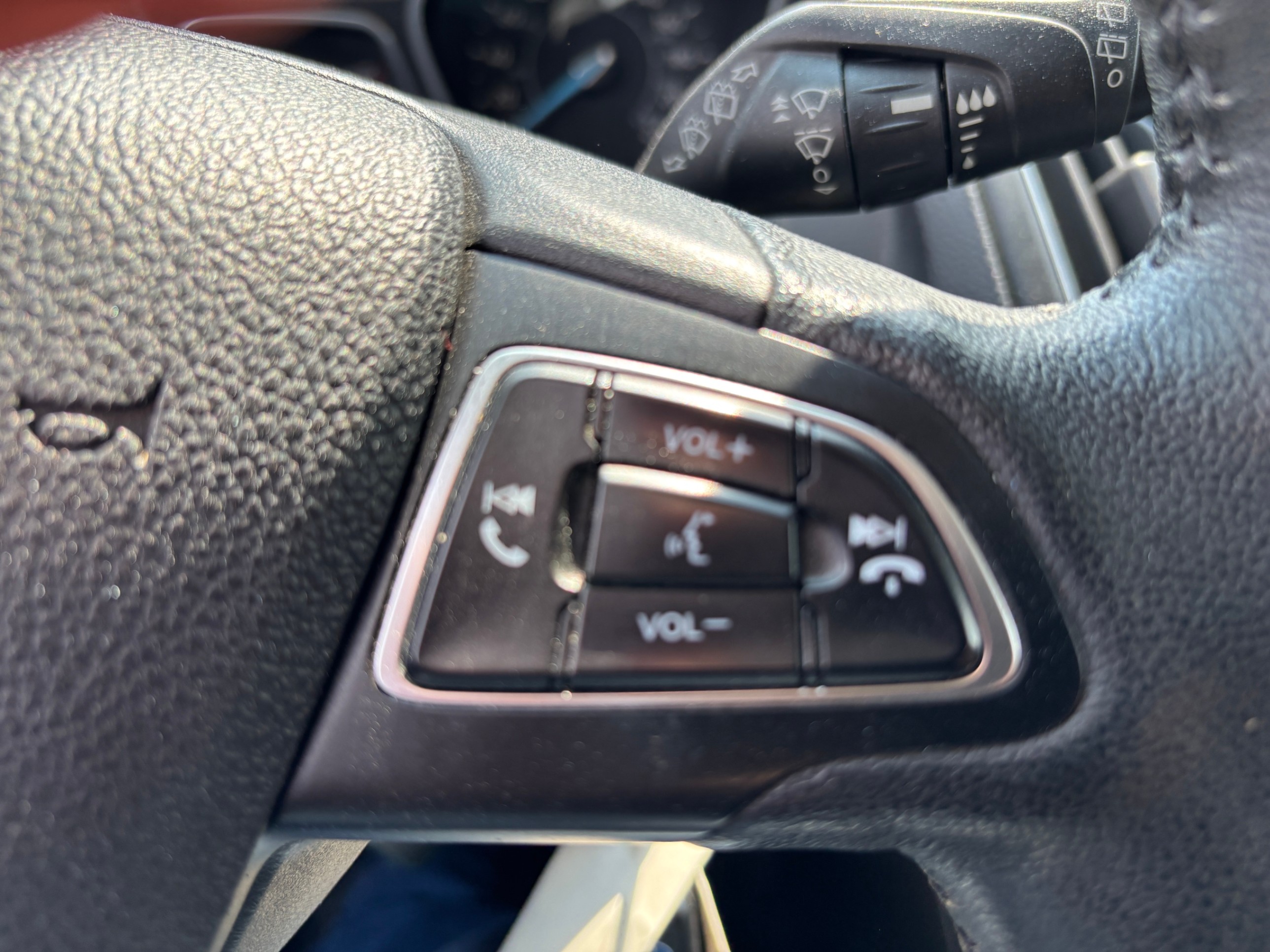 /dreamdriveauto/2015-Ford-Focus-9224429341704088.jpg