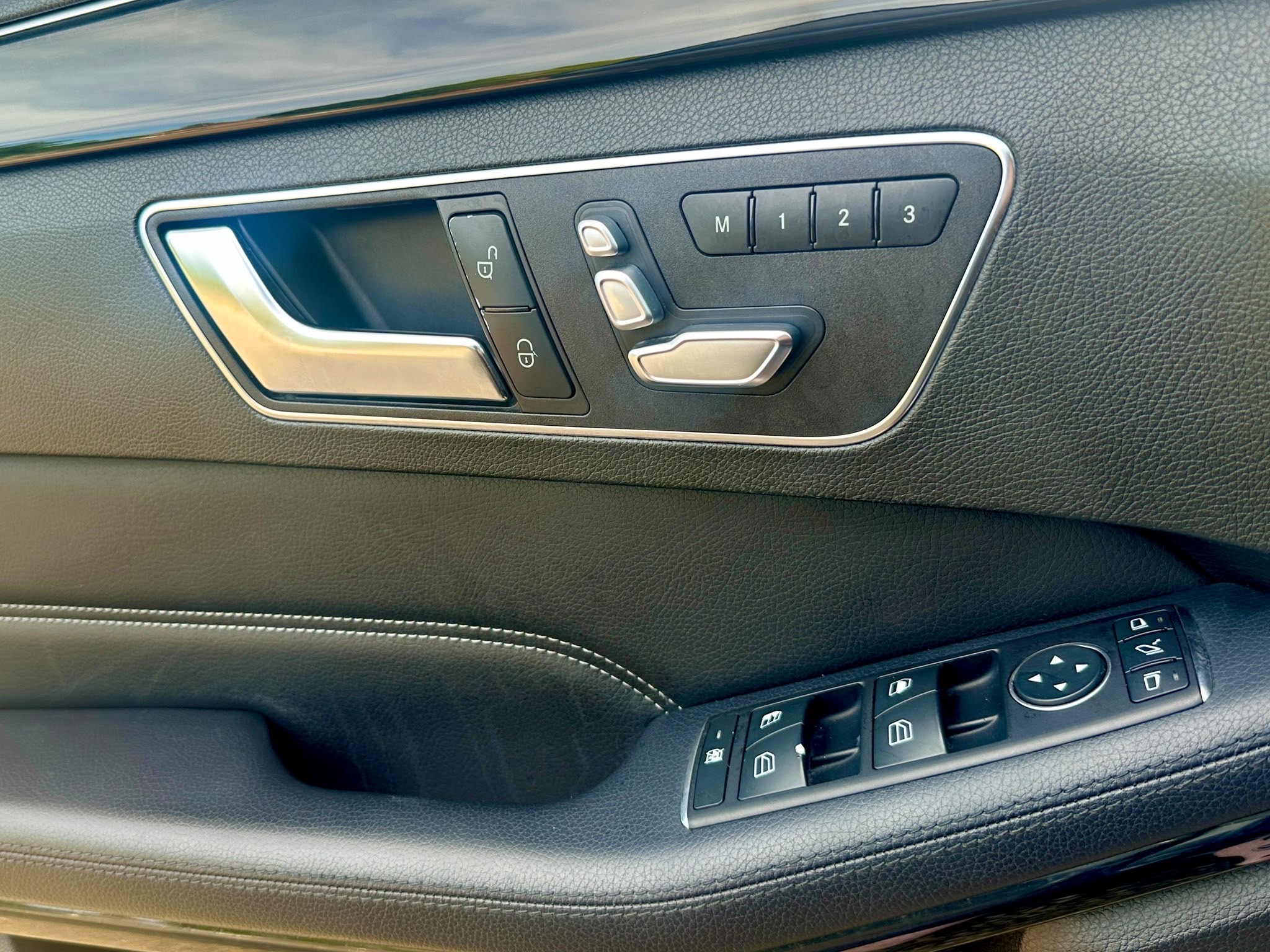 /dreamdriveauto/2016-Mercedes-Benz-E-Class-14783167881976023.jpg