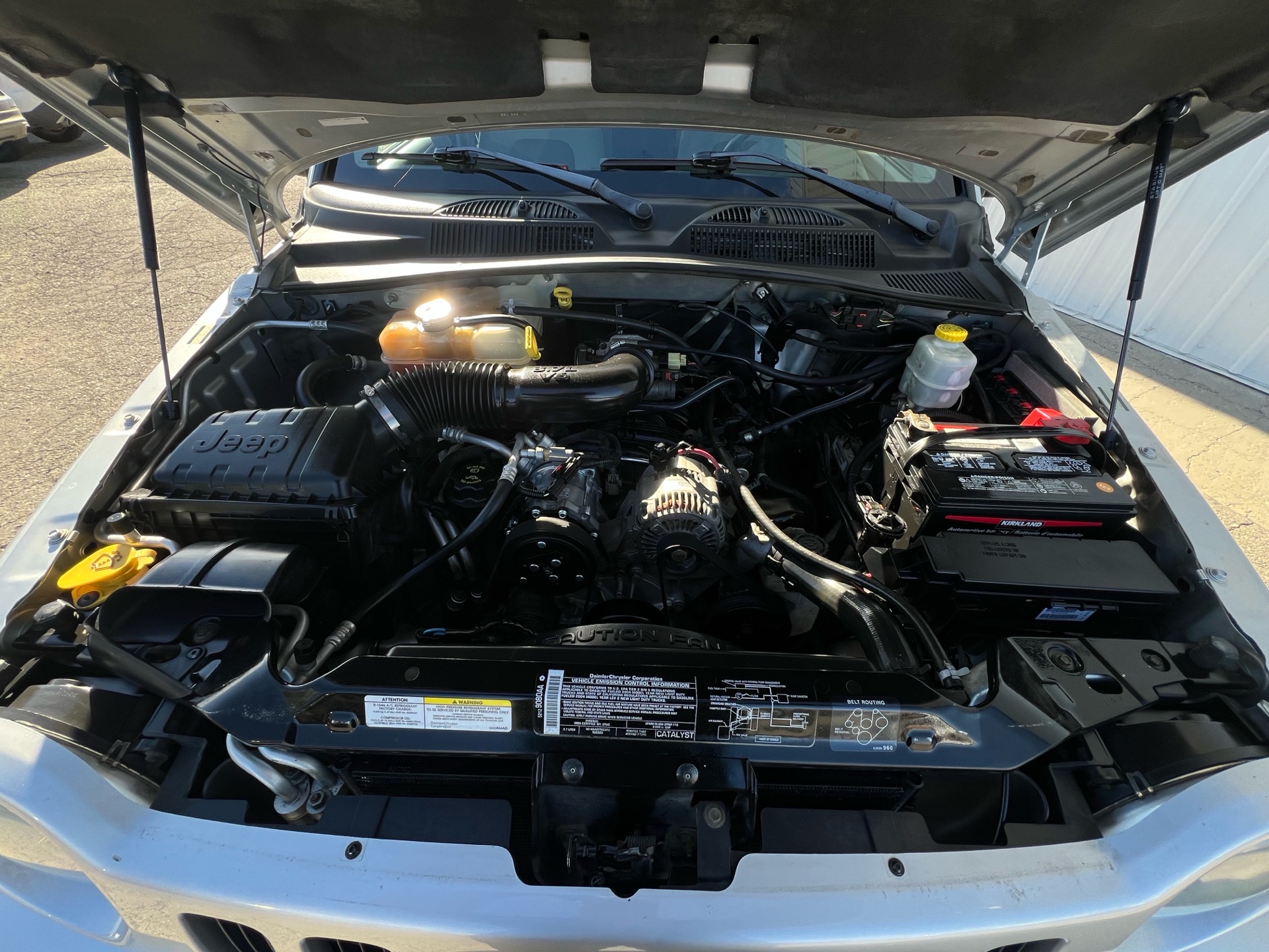 /drivehubautosales/2004-Jeep-Liberty-0014923505990658281.jpg