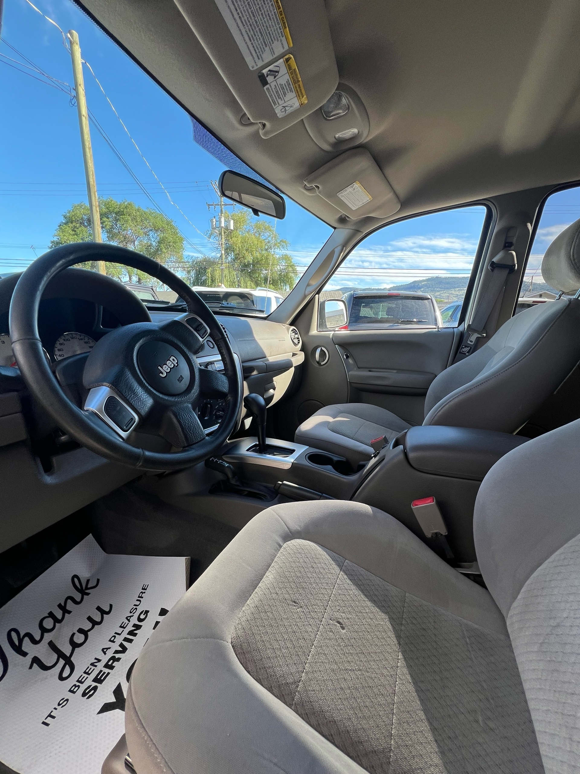 /drivehubautosales/2004-Jeep-Liberty-006022429847146515.jpg