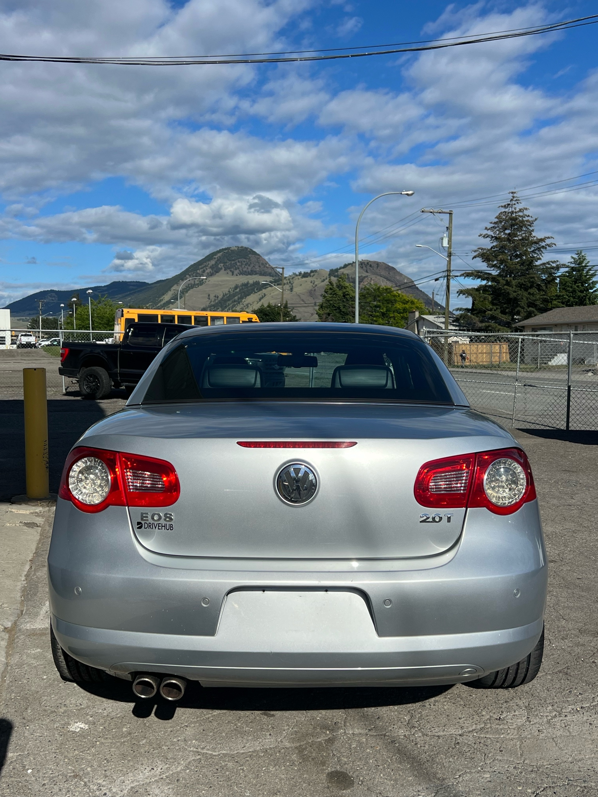 /drivehubautosales/2009-Volkswagen-Eos-021882270058068976.jpg