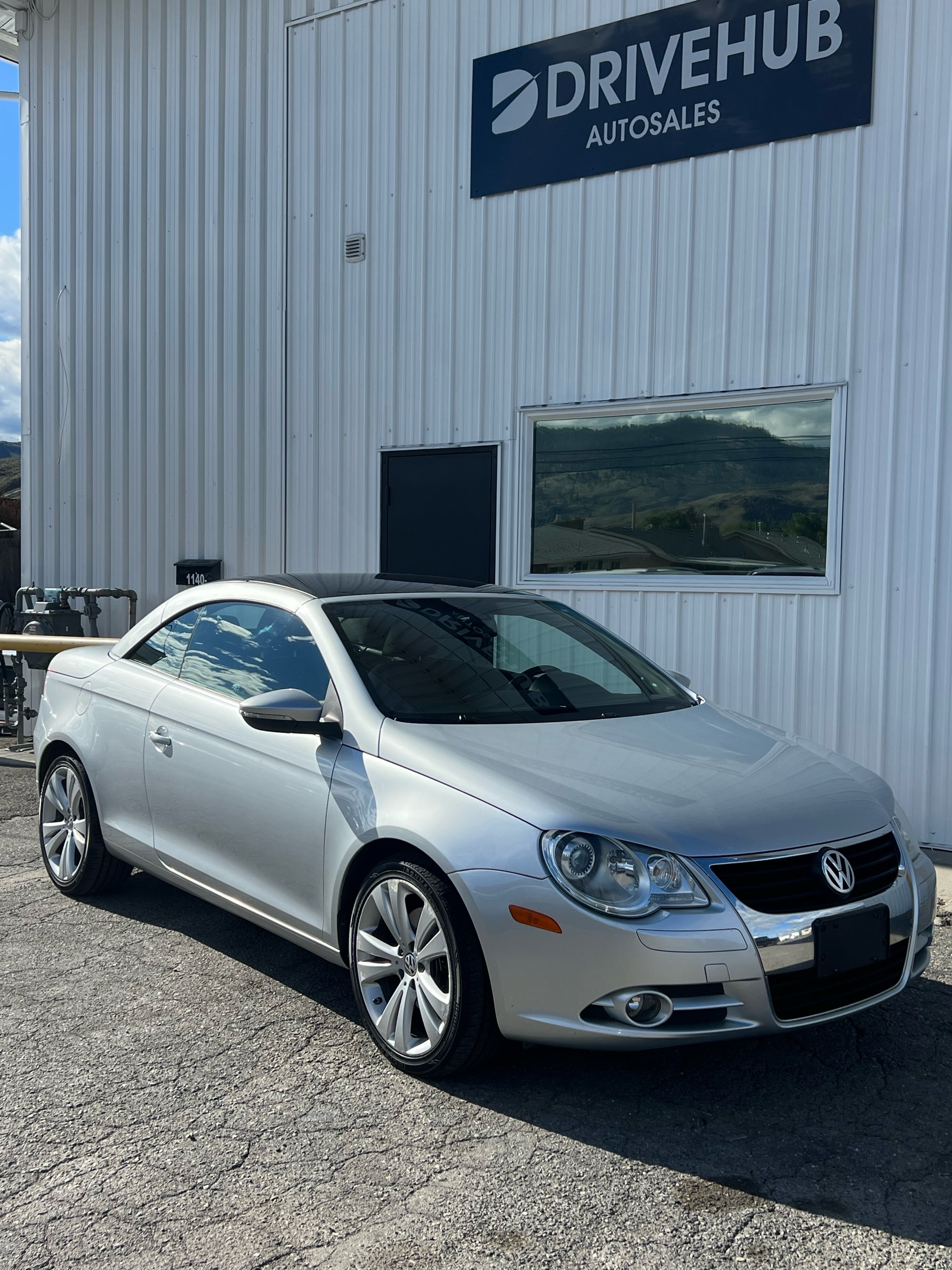 /drivehubautosales/2009-Volkswagen-Eos-80362848828497.jpg