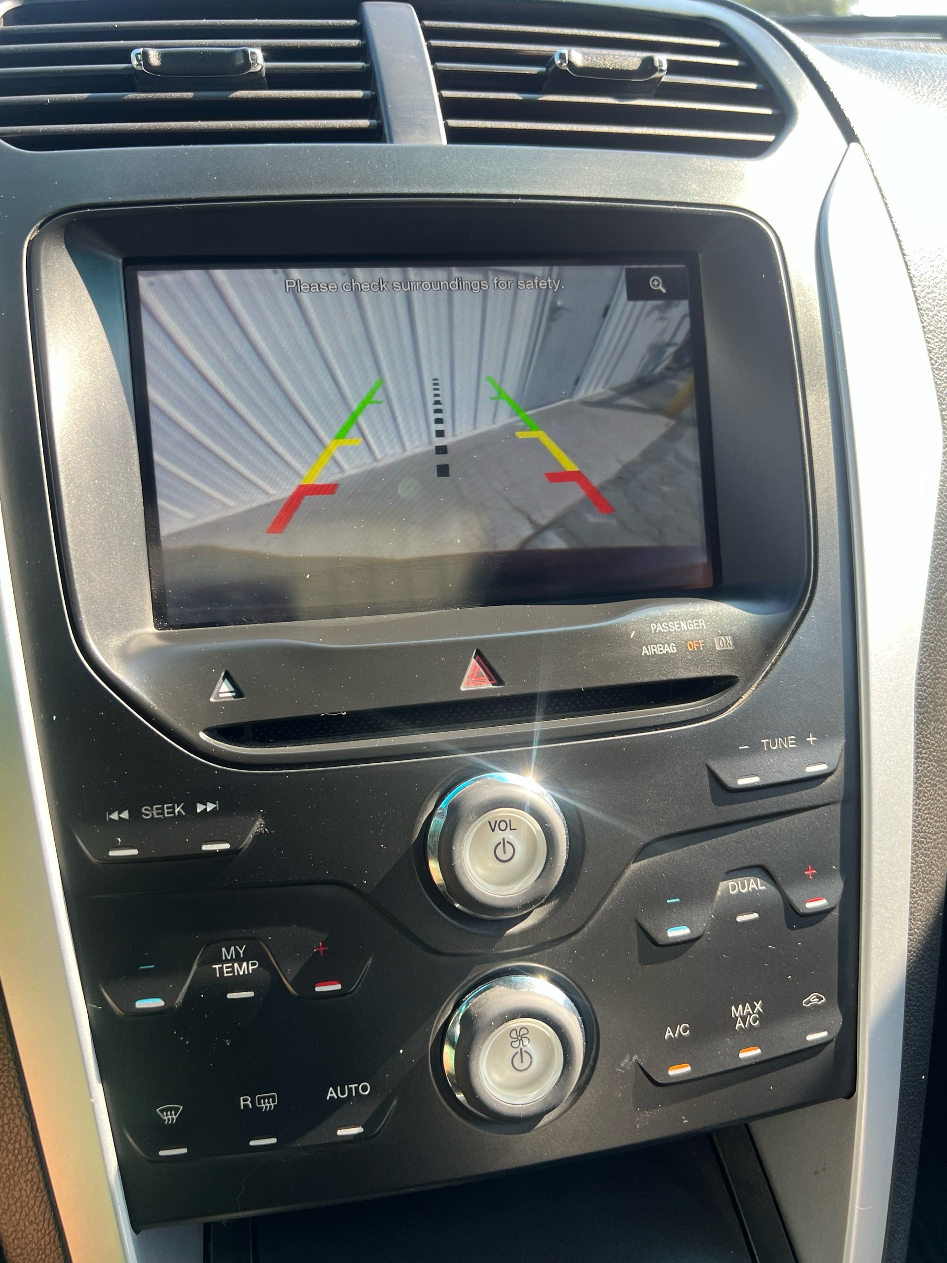 /drivehubautosales/2011-Ford-Explorer-15237324924701467.jpg