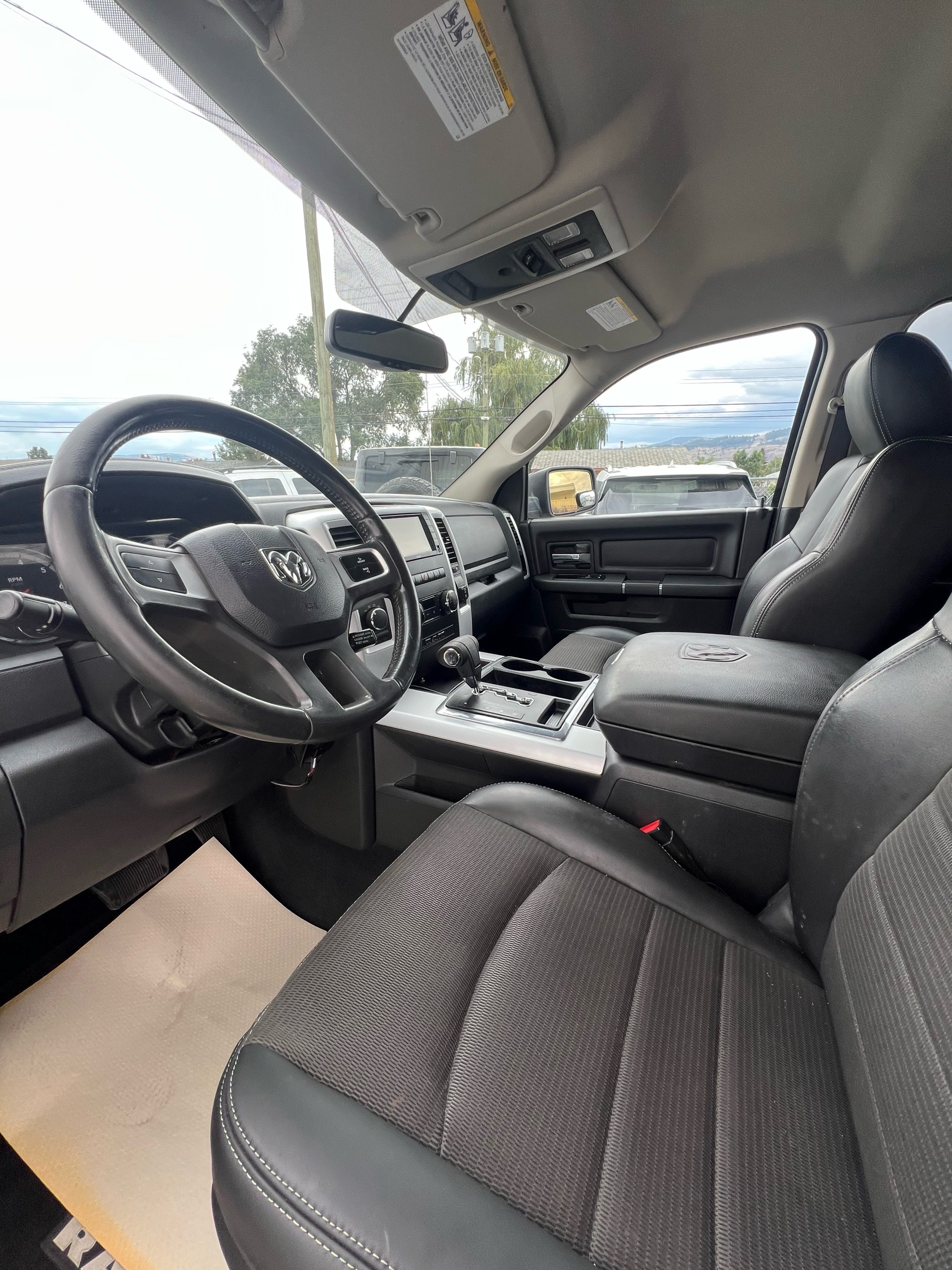 /drivehubautosales/2011-Ram-1500-5151638641379135.jpg