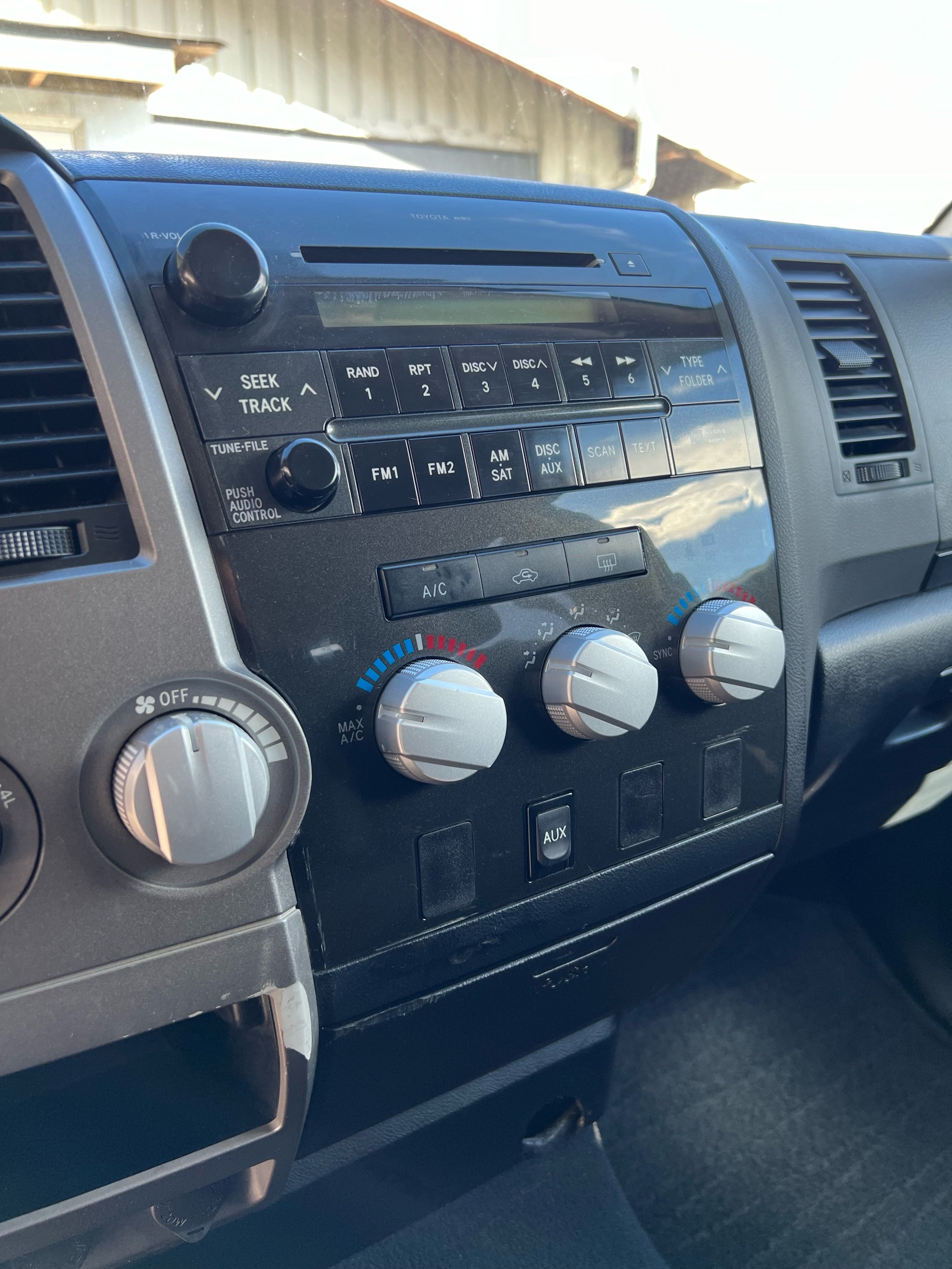 /drivehubautosales/2011-Toyota-Tundra-1421893891486734.jpg