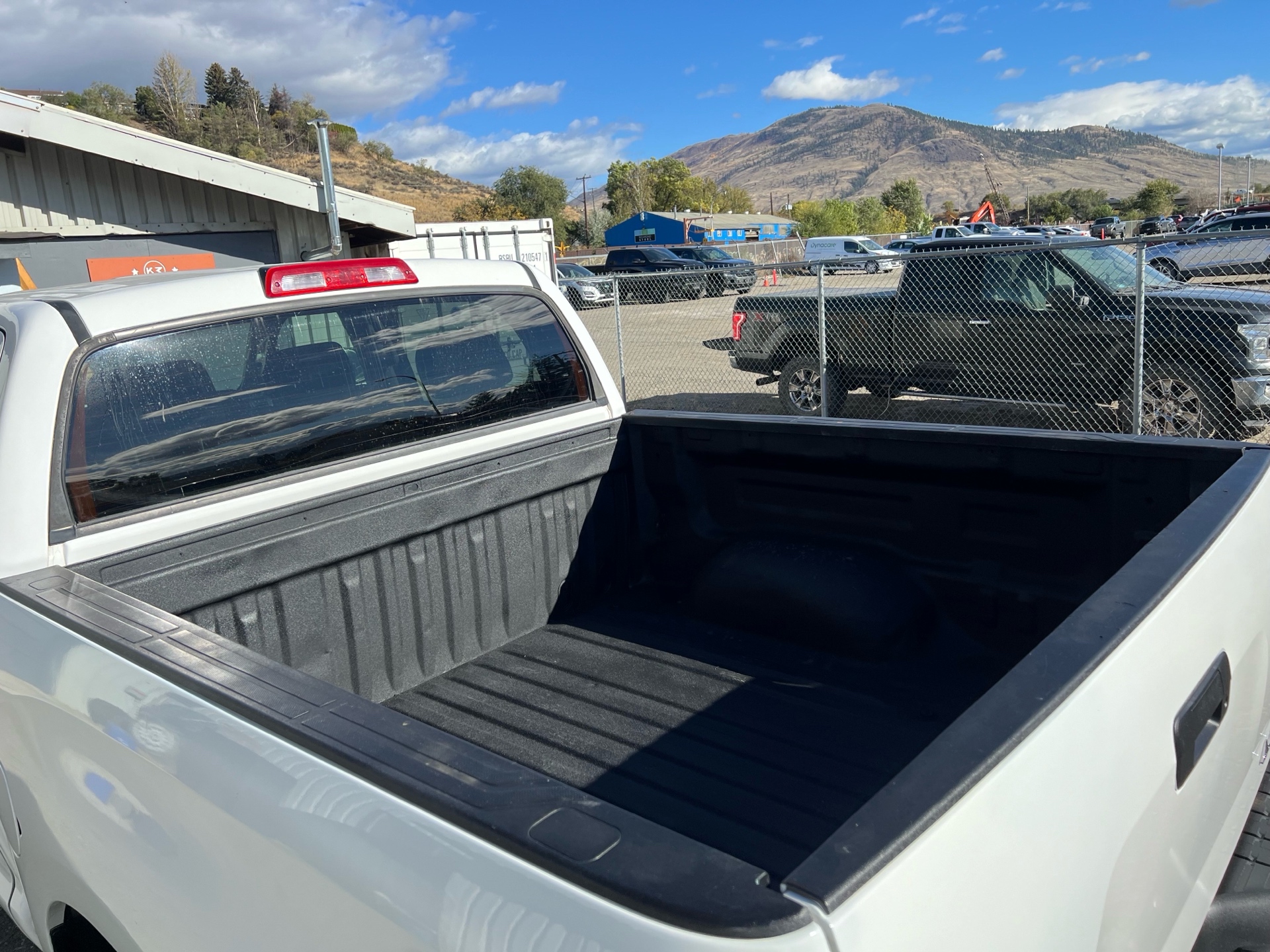 /drivehubautosales/2011-Toyota-Tundra-5529679377552938.jpg