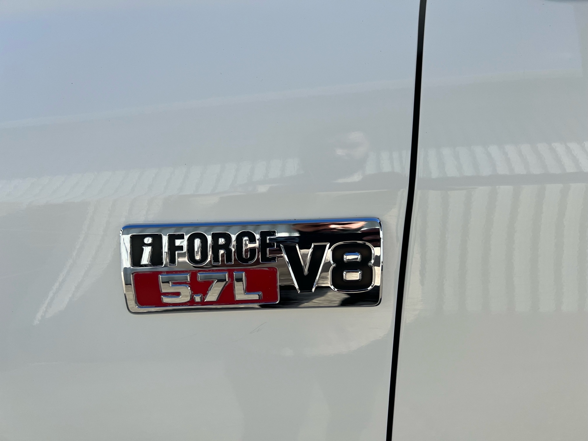 /drivehubautosales/2011-Toyota-Tundra-8320542542229041.jpg