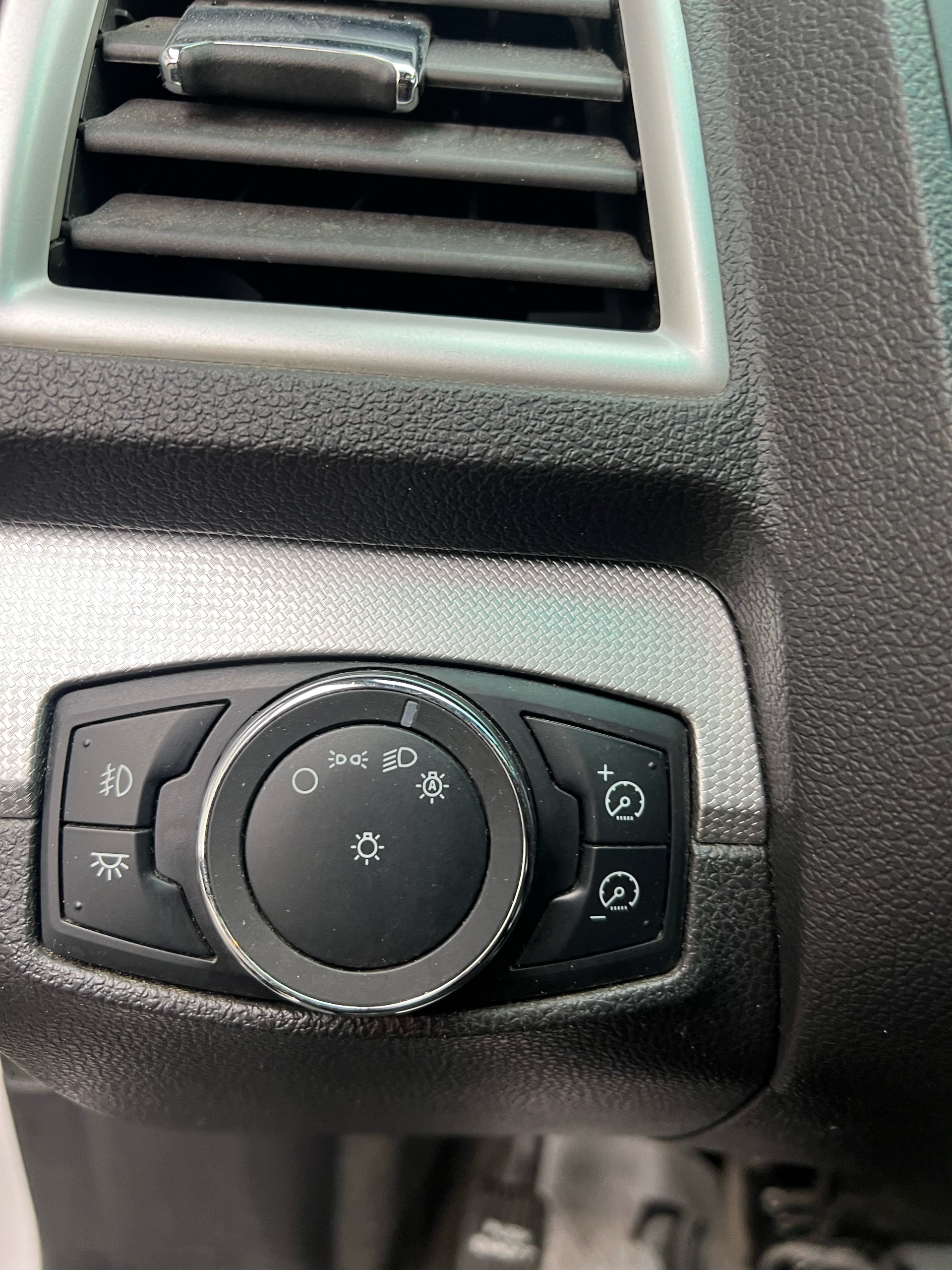 /drivehubautosales/2012-Ford-Explorer-12163169273280228.jpg