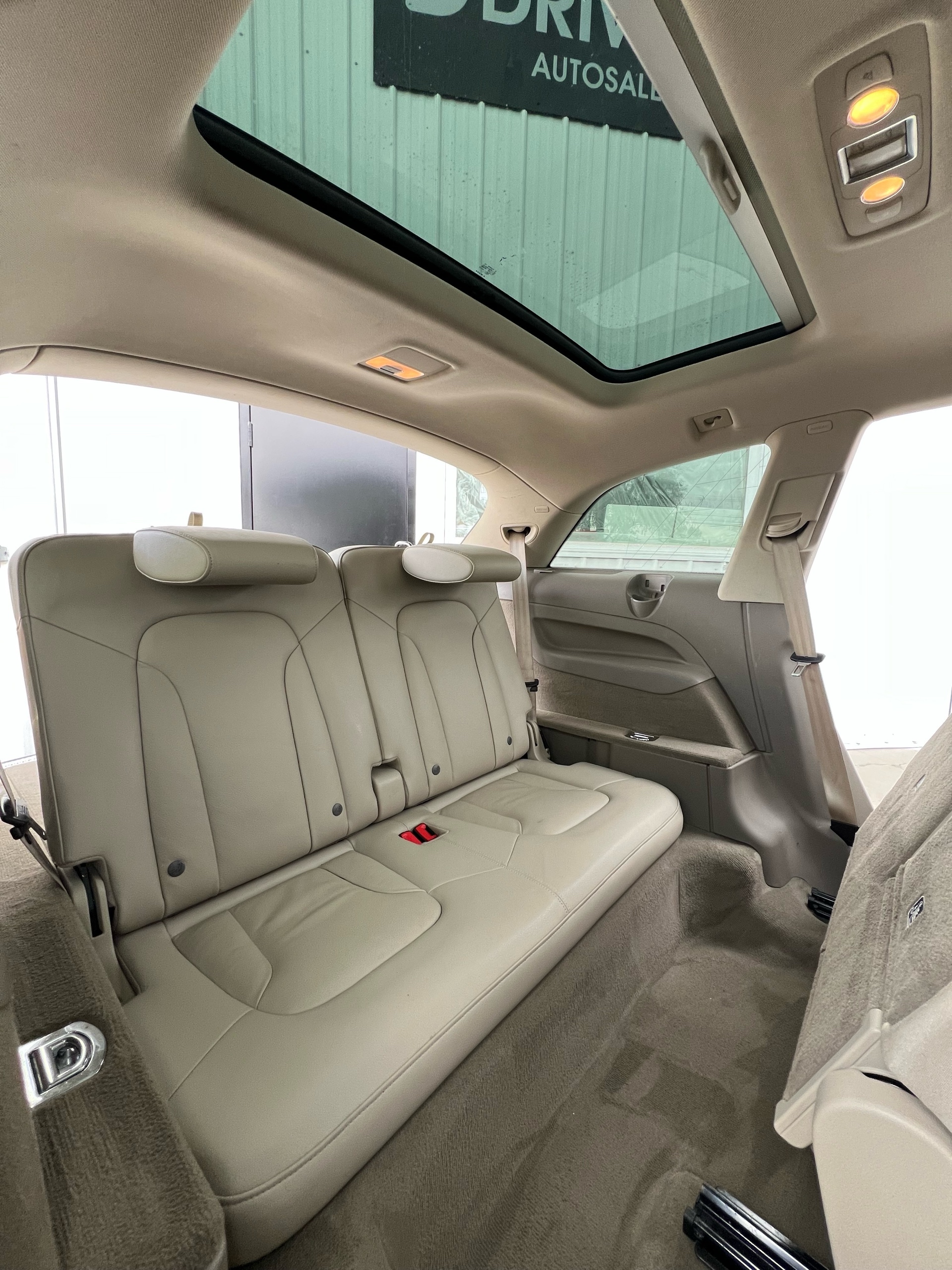 /drivehubautosales/2013-Audi-Q7-6926258055493886.jpg