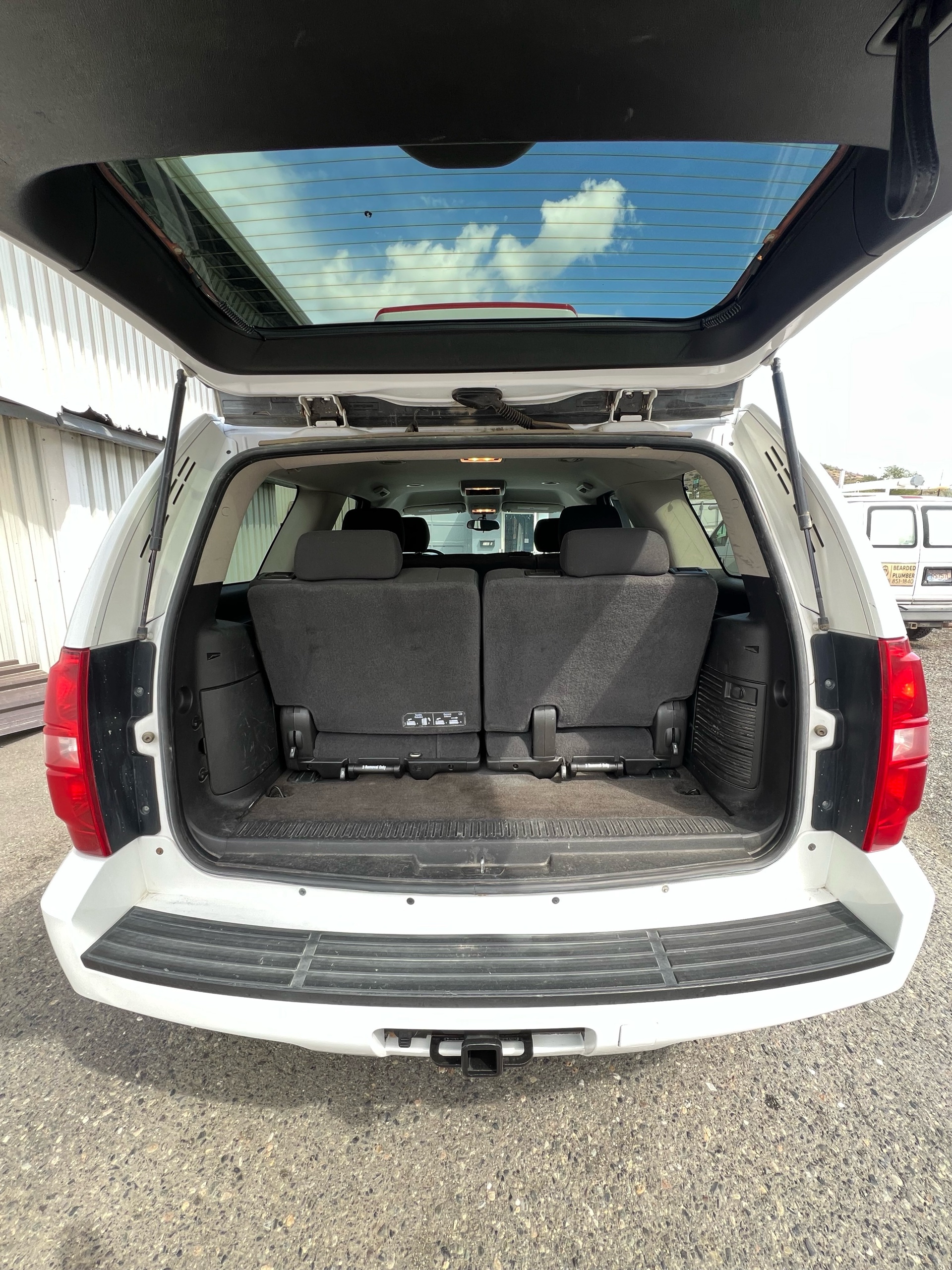 /drivehubautosales/2013-Chevrolet-Tahoe-0736829162560313.jpg