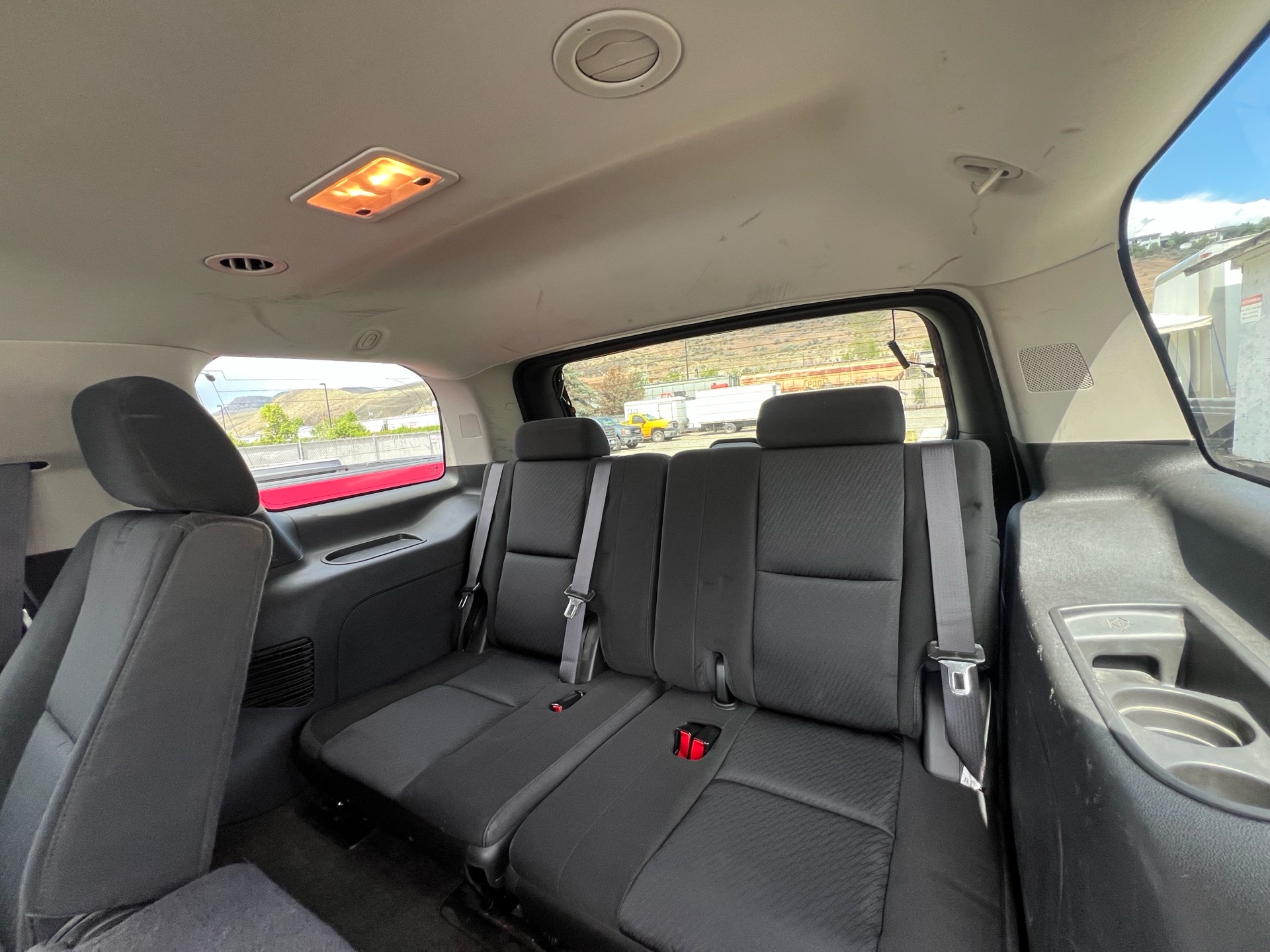 /drivehubautosales/2013-Chevrolet-Tahoe-25786244879643916.jpg