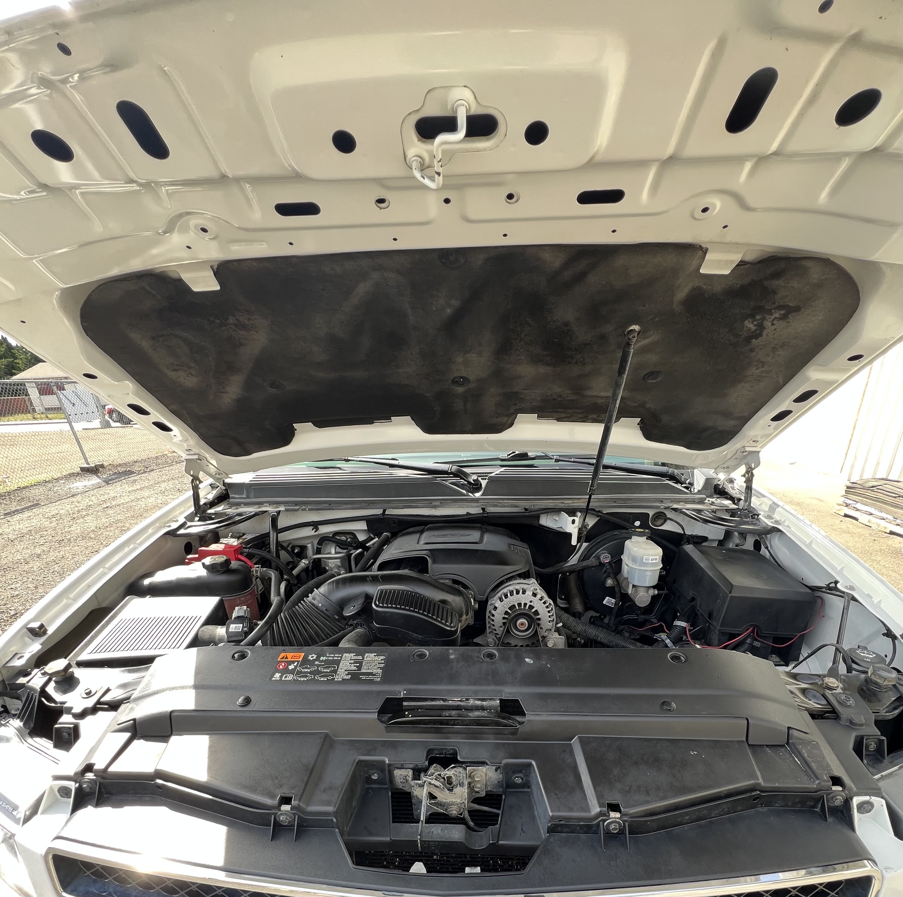 /drivehubautosales/2013-Chevrolet-Tahoe-5466818047794411.jpg