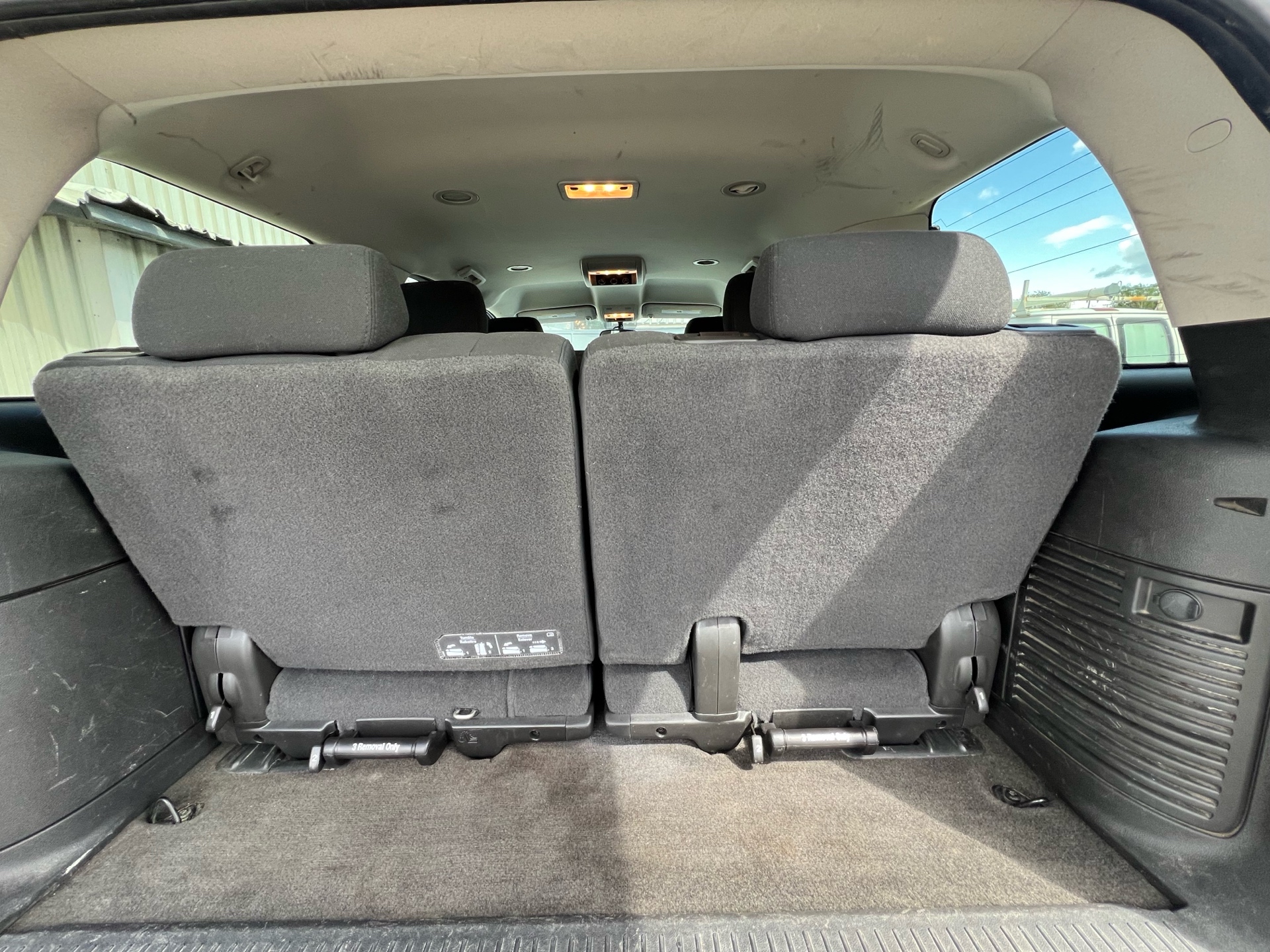 /drivehubautosales/2013-Chevrolet-Tahoe-6899258501292103.jpg