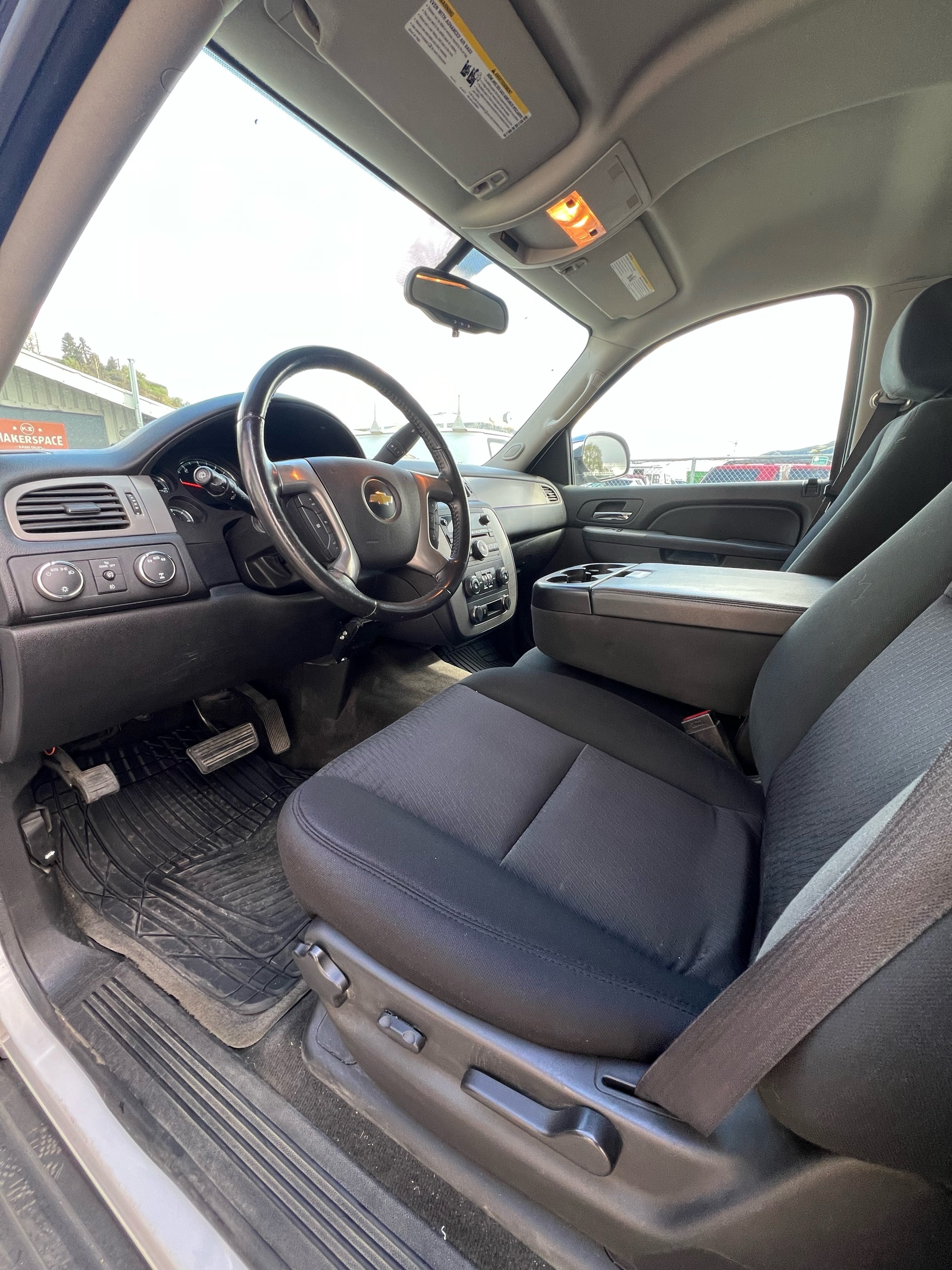 /drivehubautosales/2013-Chevrolet-Tahoe-7493493875131154.jpg