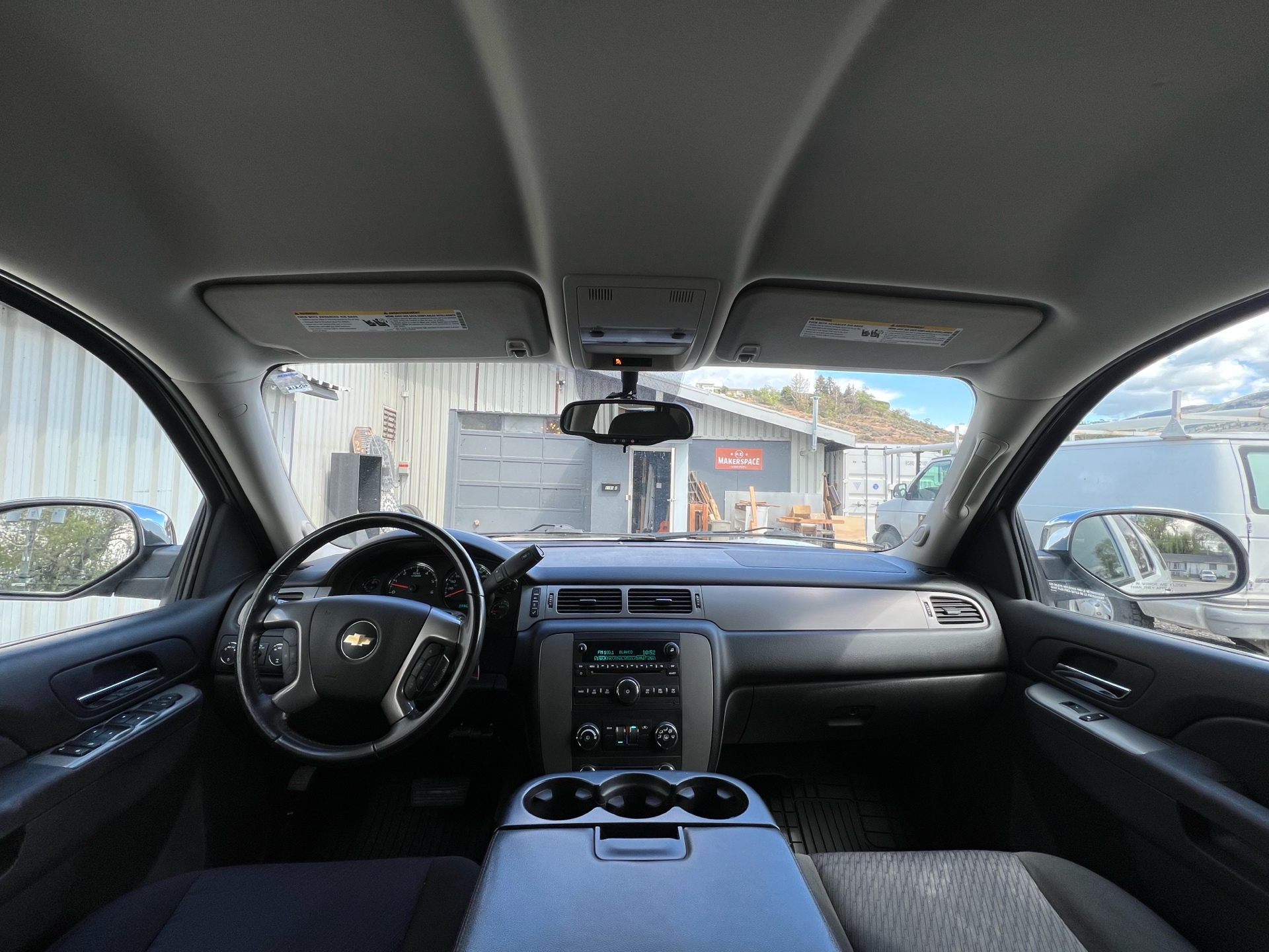 /drivehubautosales/2013-Chevrolet-Tahoe-8938869975215935.jpg