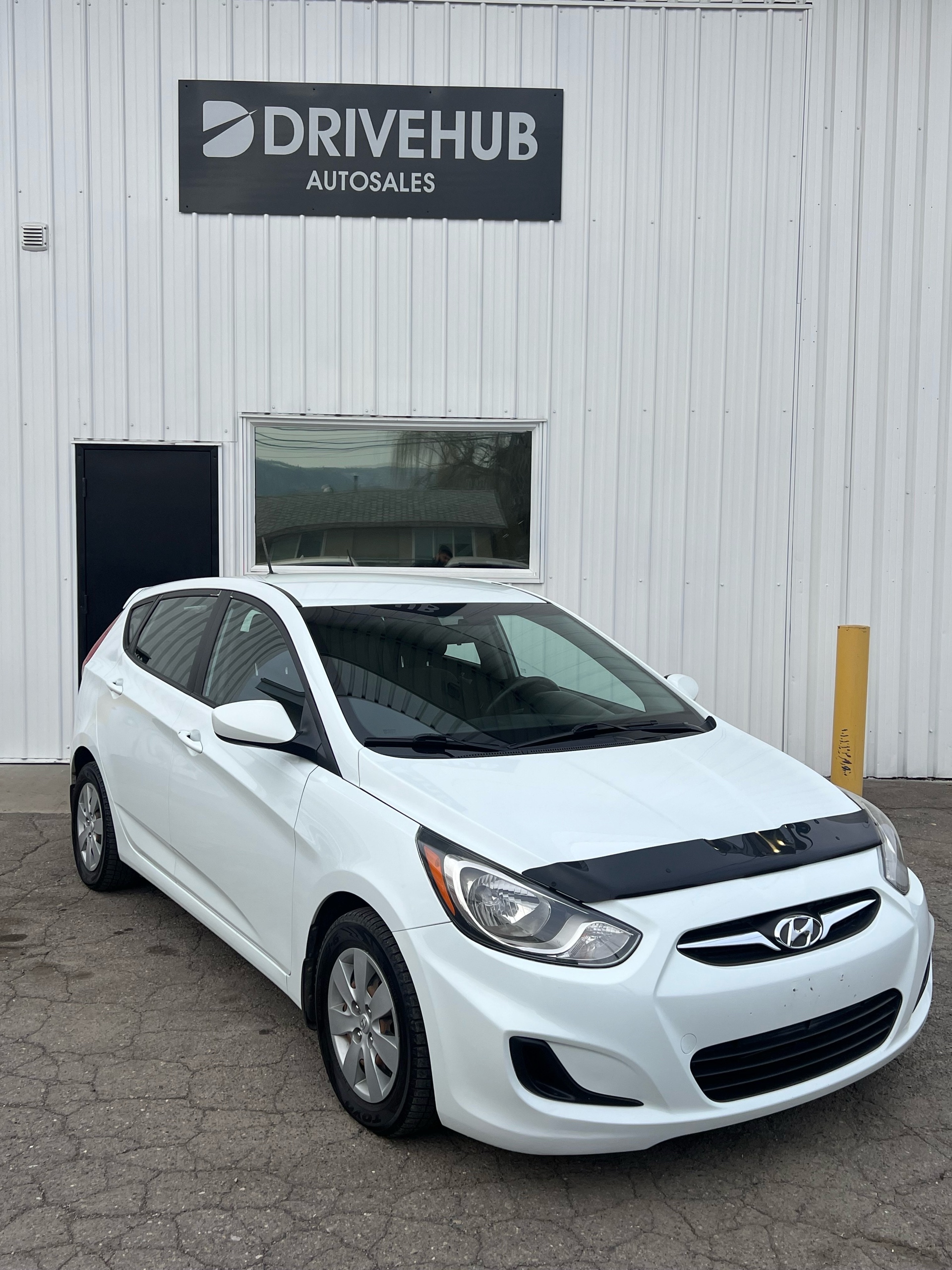 /drivehubautosales/2013-Hyundai-Accent-7648621818366079.jpg