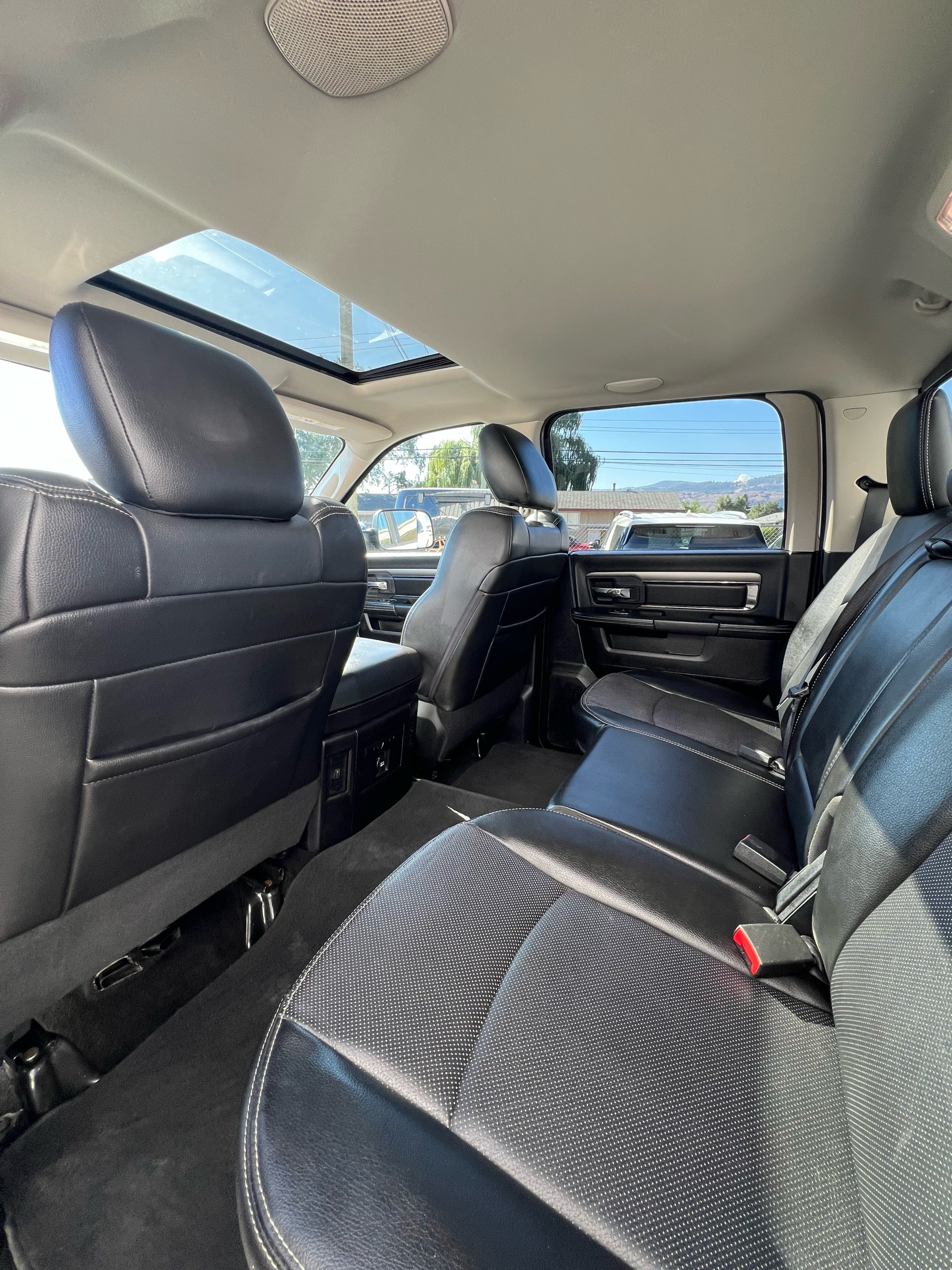 /drivehubautosales/2014-Ram-1500-6945409219130856.jpg