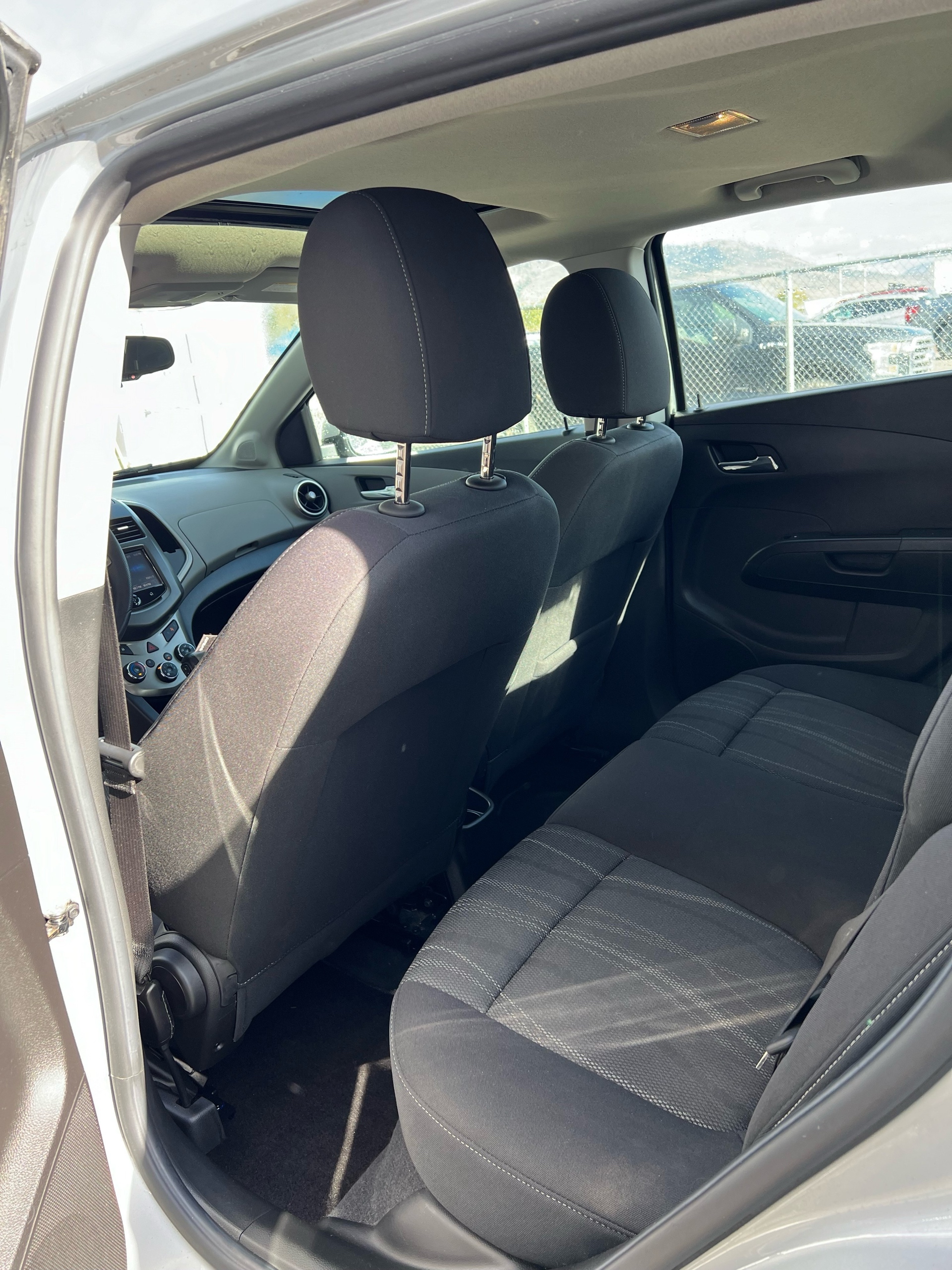 /drivehubautosales/2015-Chevrolet-Sonic-24019496869948753.jpg